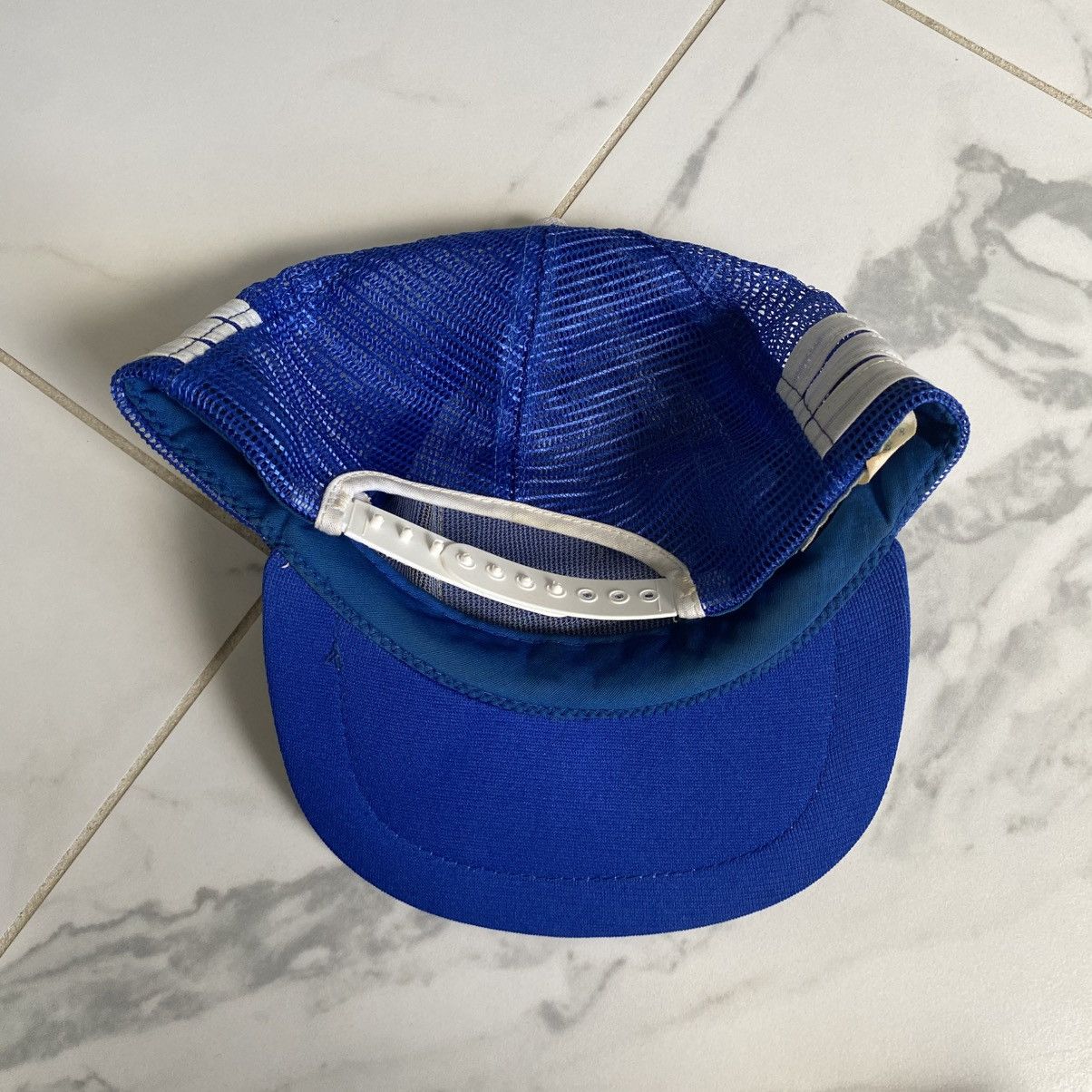 Vintage Vintage 1985 Indianapolis 500 Trucker Hat Three Stripe Blue Size ONE SIZE - 4 Thumbnail