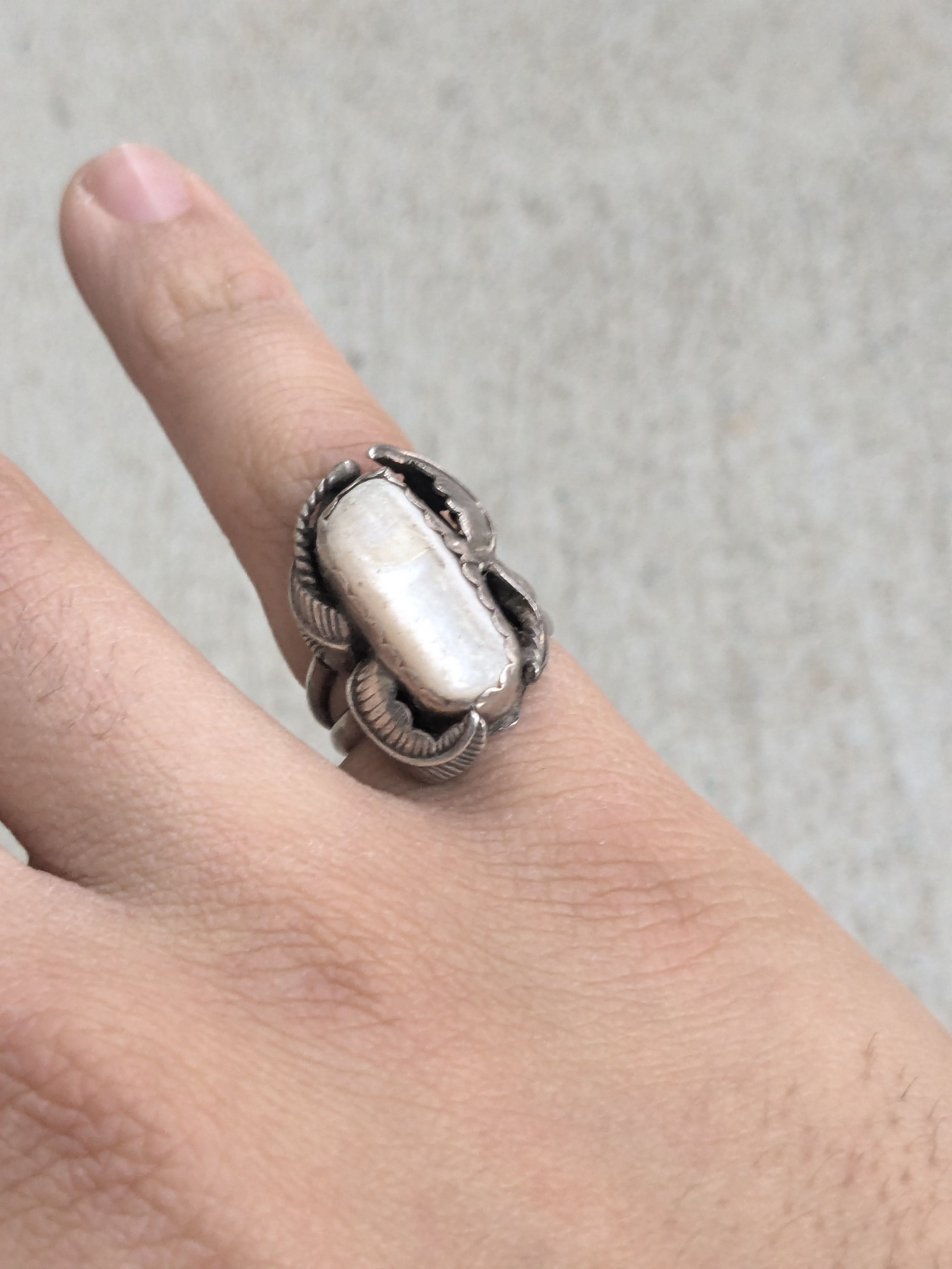 Jewelry × Sterling Silver × Vintage Vintage Sterling Silver Ring MOP Les Baker 6 Navajo Native Size ONE SIZE - 8 Thumbnail