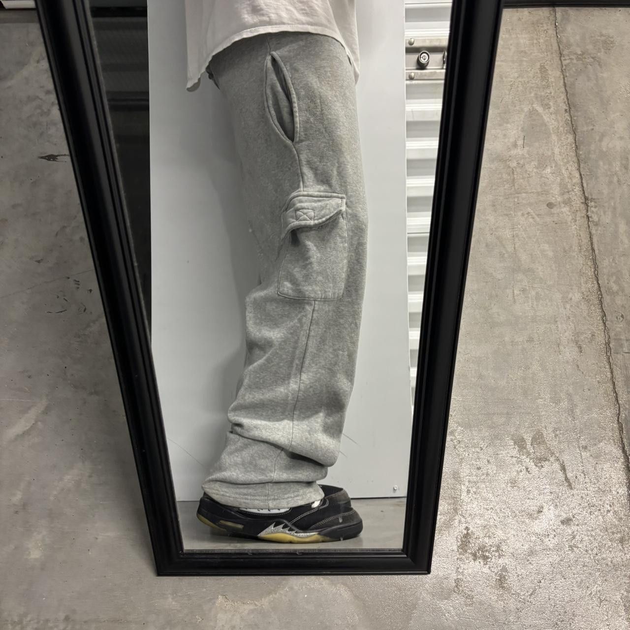 Vintage Crazy Vintage Y2K/2000s Baggy Light Grey Cargo Essential Sweatpants! Size L Size US 34 / EU 50 - 2 Thumbnail