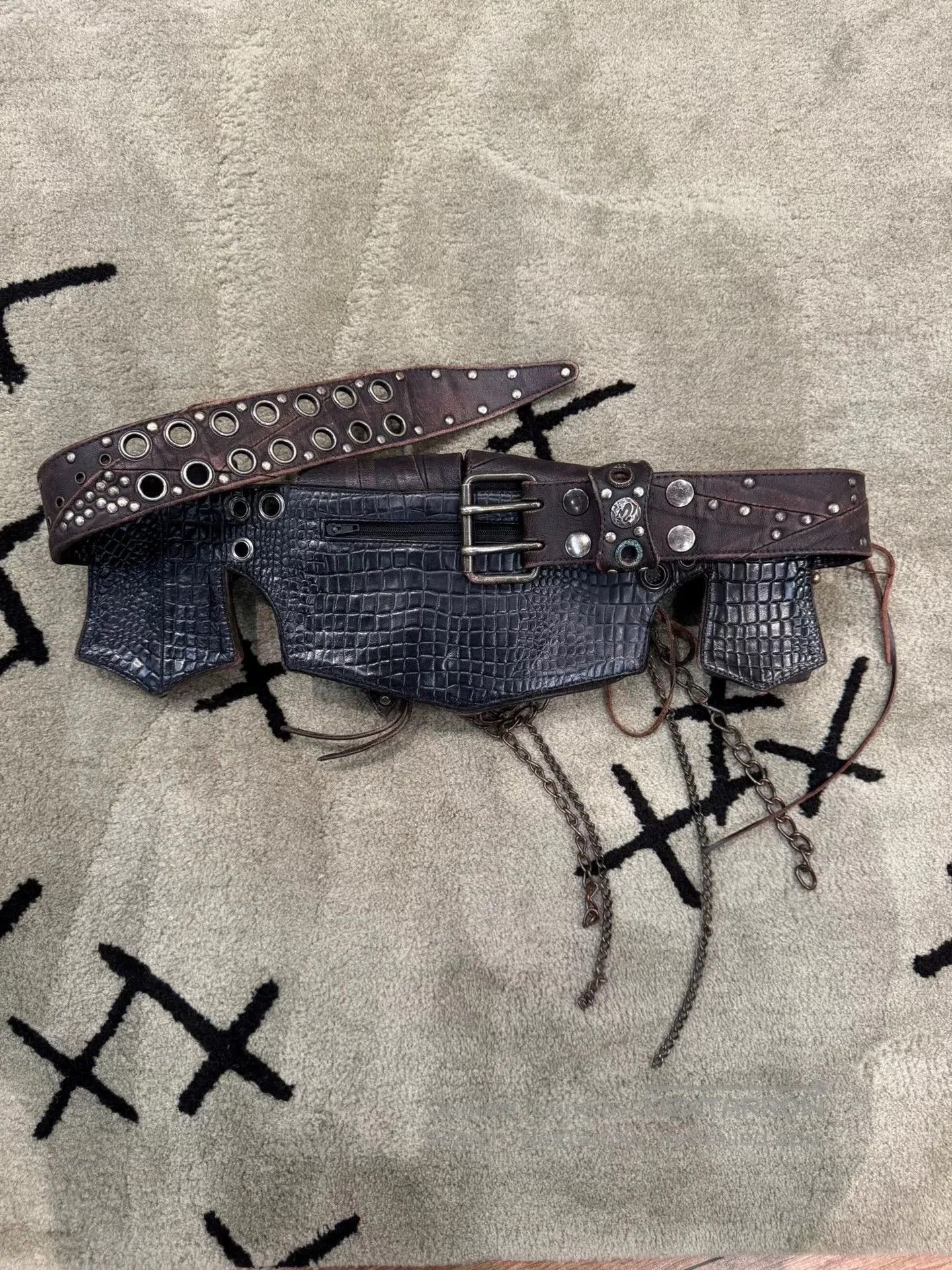 Beauty Beast stylish kmrii four-way belt bag. Size ONE SIZE - 4 Thumbnail