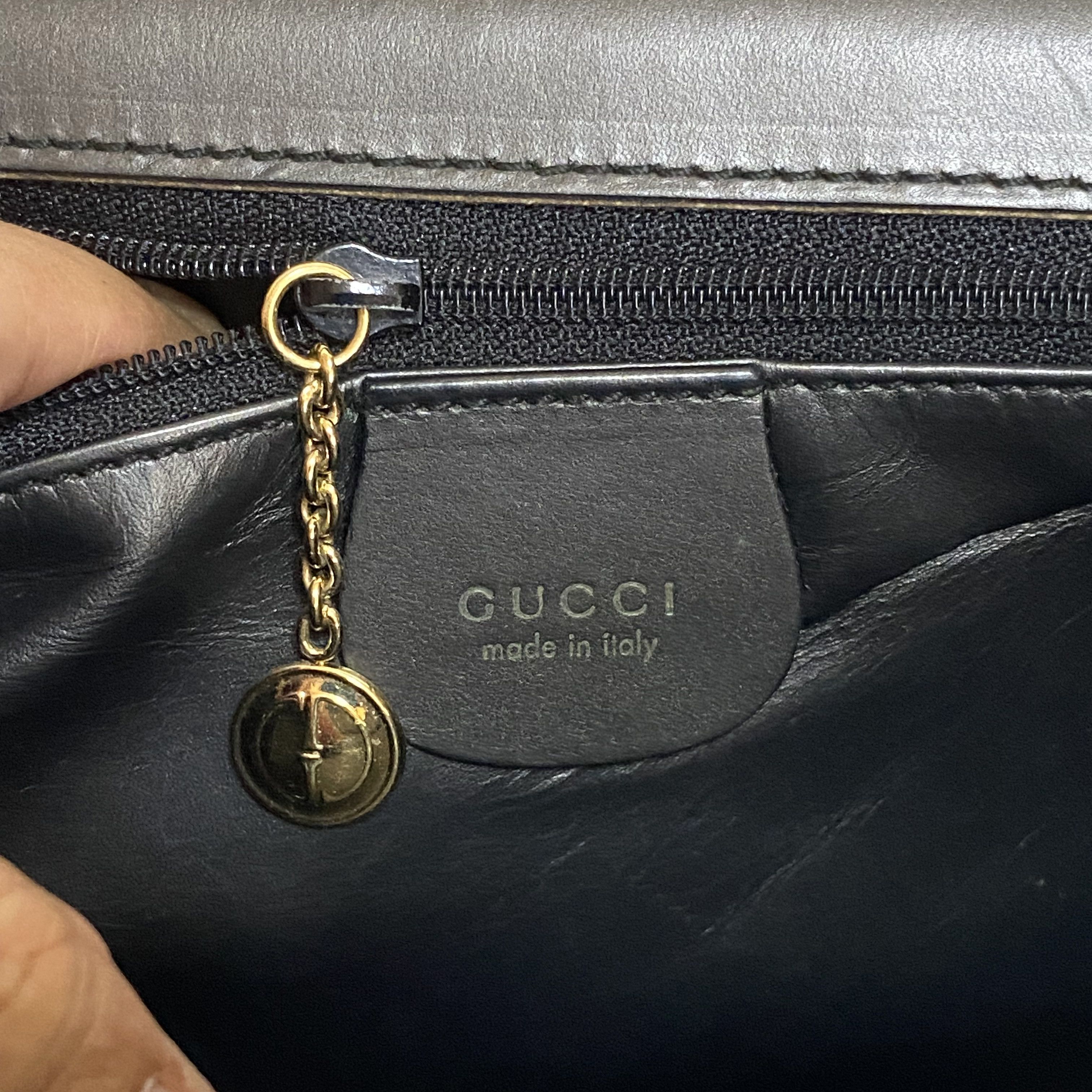 Gucci × Vintage GUCCI Vintage Black Flap Leather Shoulder Bag Size ONE SIZE - 11 Thumbnail