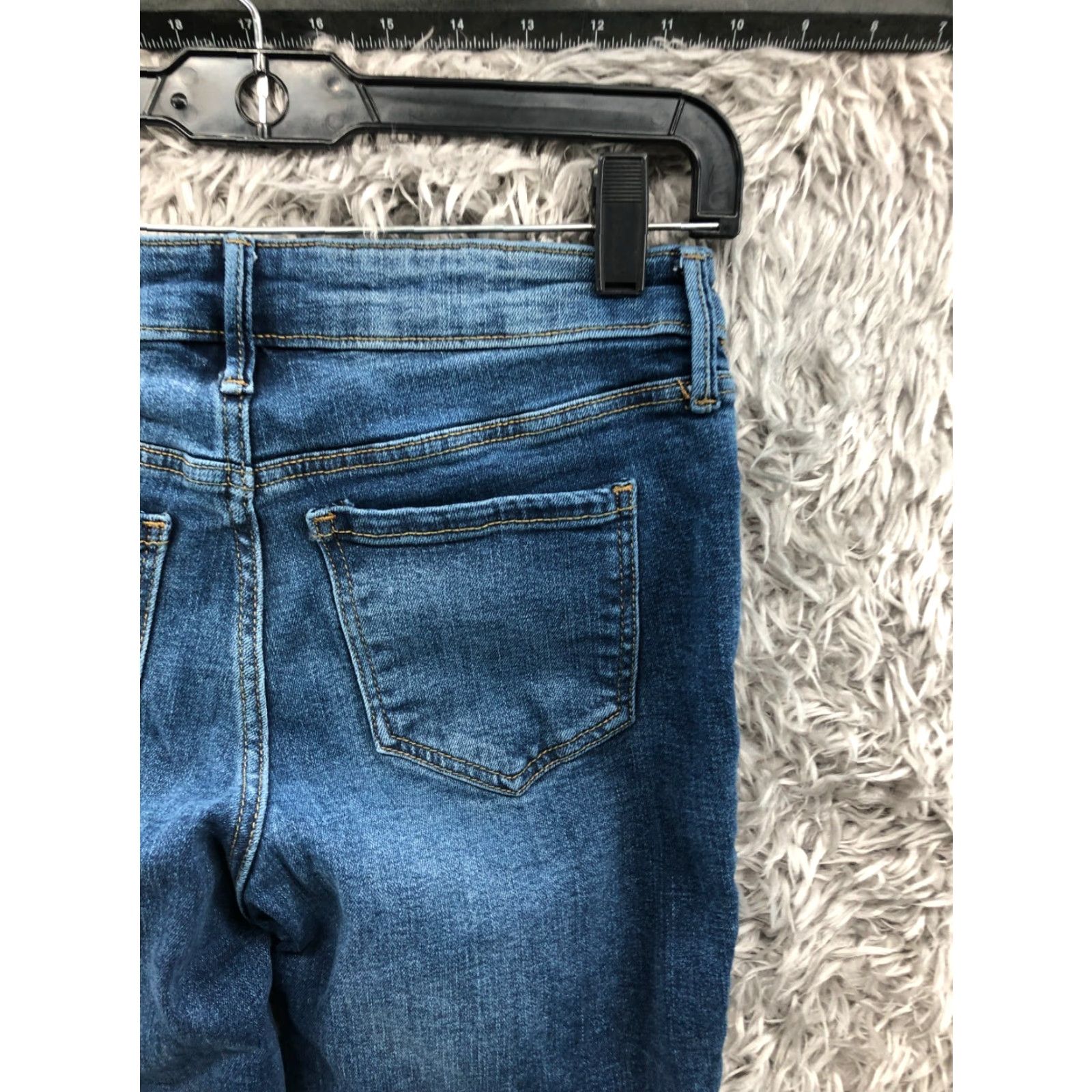 Old Navy Old Navy Rockstar Skinny Jeans Size 4 Womens Medium Wash Blue Raw Hem Jeans Regular 27in Inseam 5-Pocket Denim Cotton Zip Button Logo Size 27" / US 4 / IT 40 - 6 Thumbnail