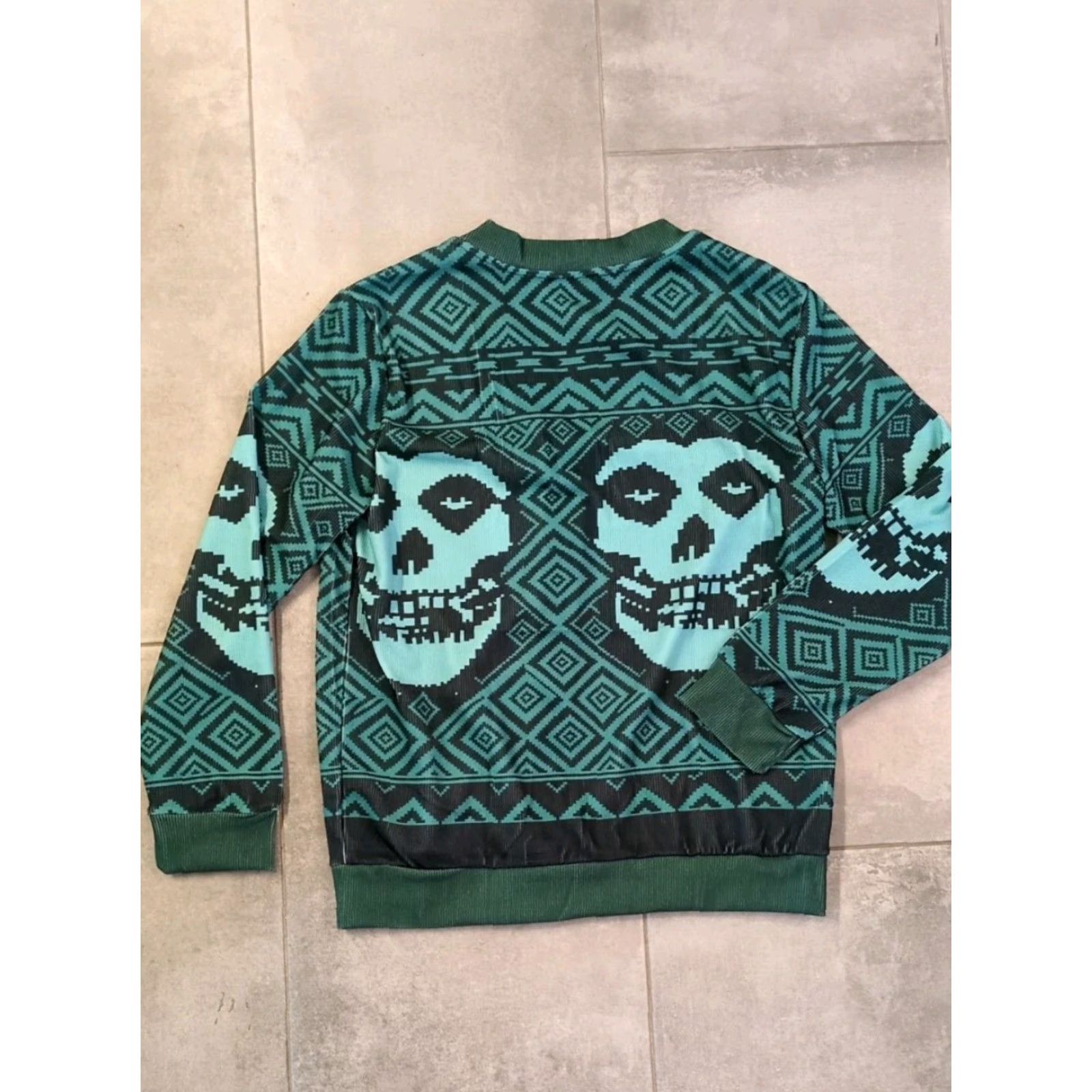 Vintage Misfits Mens XL Green Button-Up Sweater V-Neck Long Sleeve Skull Graphic Knit Punk Rock Goth Cardigan 80s Retro Halloween Size US XL / EU 56 / 4 - 5 Thumbnail