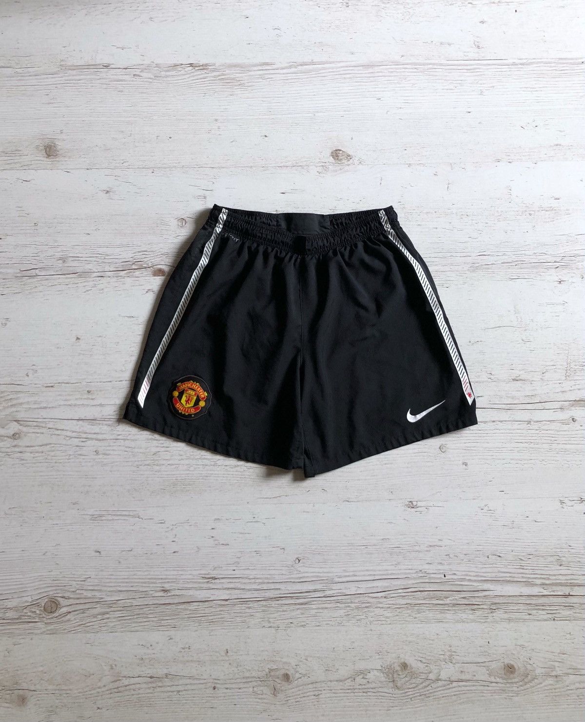 Nike Shorts Nike manchester united Size US 30 / EU 46 - 1 Thumbnail