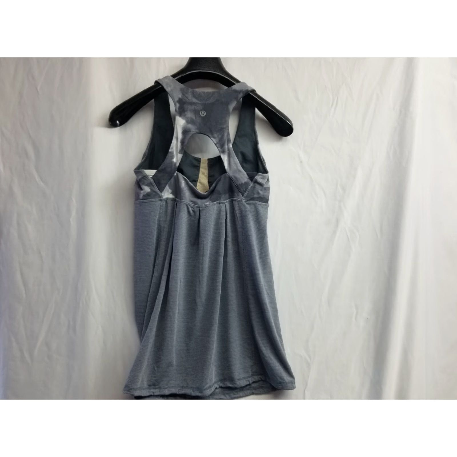 Lululemon Lululemon Tank Top Built-In Bra Gray Size 8 Women Activewear Non Padded Tank Top Size M / US 6-8 / IT 42-44 - 2 Thumbnail