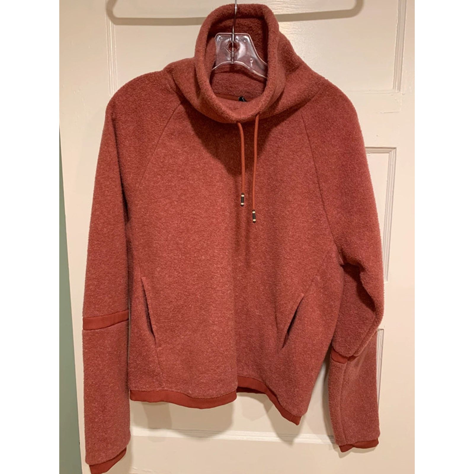 Nike Nike Women’s Therma Fleece Cowl Training Sweatshirt Small Size S / US 4 / IT 40 - 1 Thumbnail