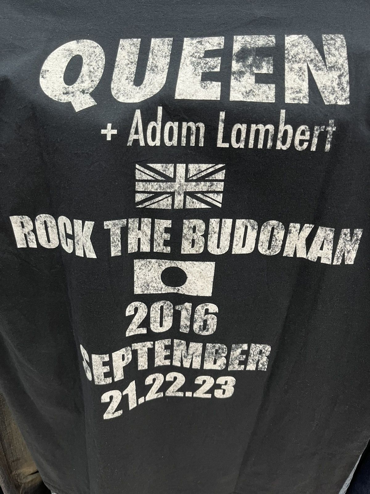 Band Tees Queen Rock The Budokan 2016 Tee Size US M / EU 48-50 / 2 - 5 Thumbnail