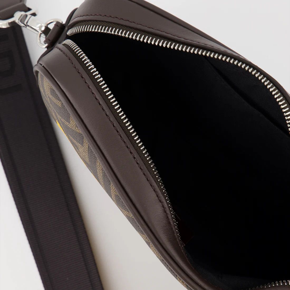 Fendi o1s1wg111224 Size: OS / Camera Case Bag in Brown Size ONE SIZE - 4 Thumbnail