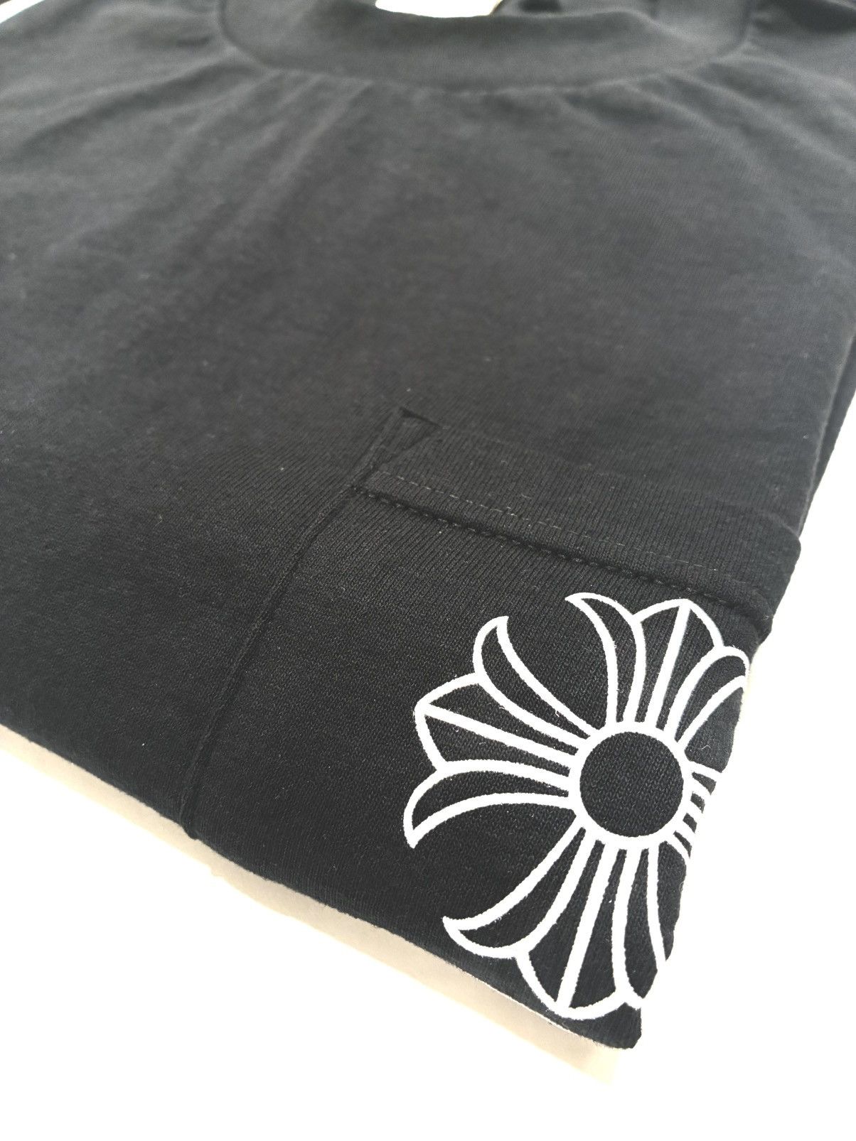 Chrome Hearts Chrome Hearts Plus Cross long sleeve T-Shirt Size US L / EU 52-54 / 3 - 11 Thumbnail