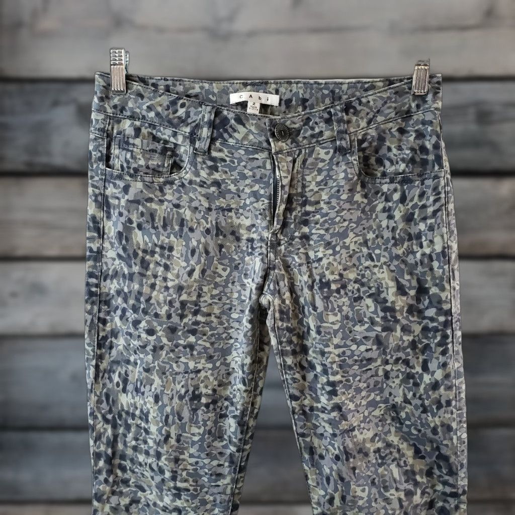 Vintage CAbi 604 Womens Modern Camo Skinny Jeans Sz 2 Gray Blue Low Rise Denim Cotton Blend Inseam 30 Womens Size 26" / US 2 / IT 38 - 1 Thumbnail
