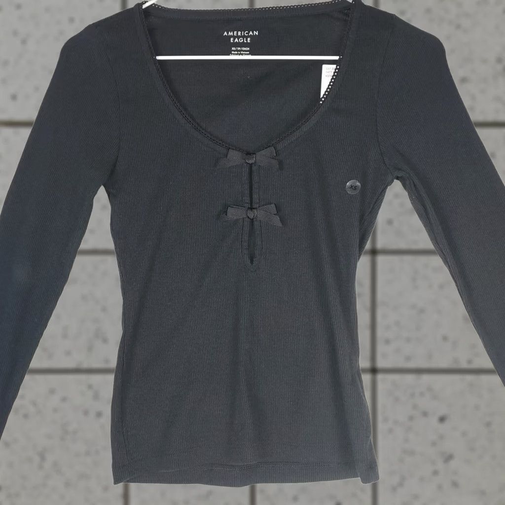 American Eagle Outfitters American Eagle Outfitters Women’s XS Black Ribbed Bow Front Long Sleeve Top Size XS / US 0-2 / IT 36-38 - 1 Thumbnail