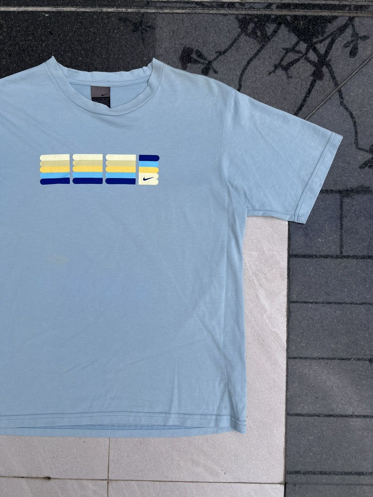 Nike 90s Nike Swoosh Vintage Y2K Baby Blue Retro Tee T-Shirt Size US S / EU 44-46 / 1 - 3 Thumbnail