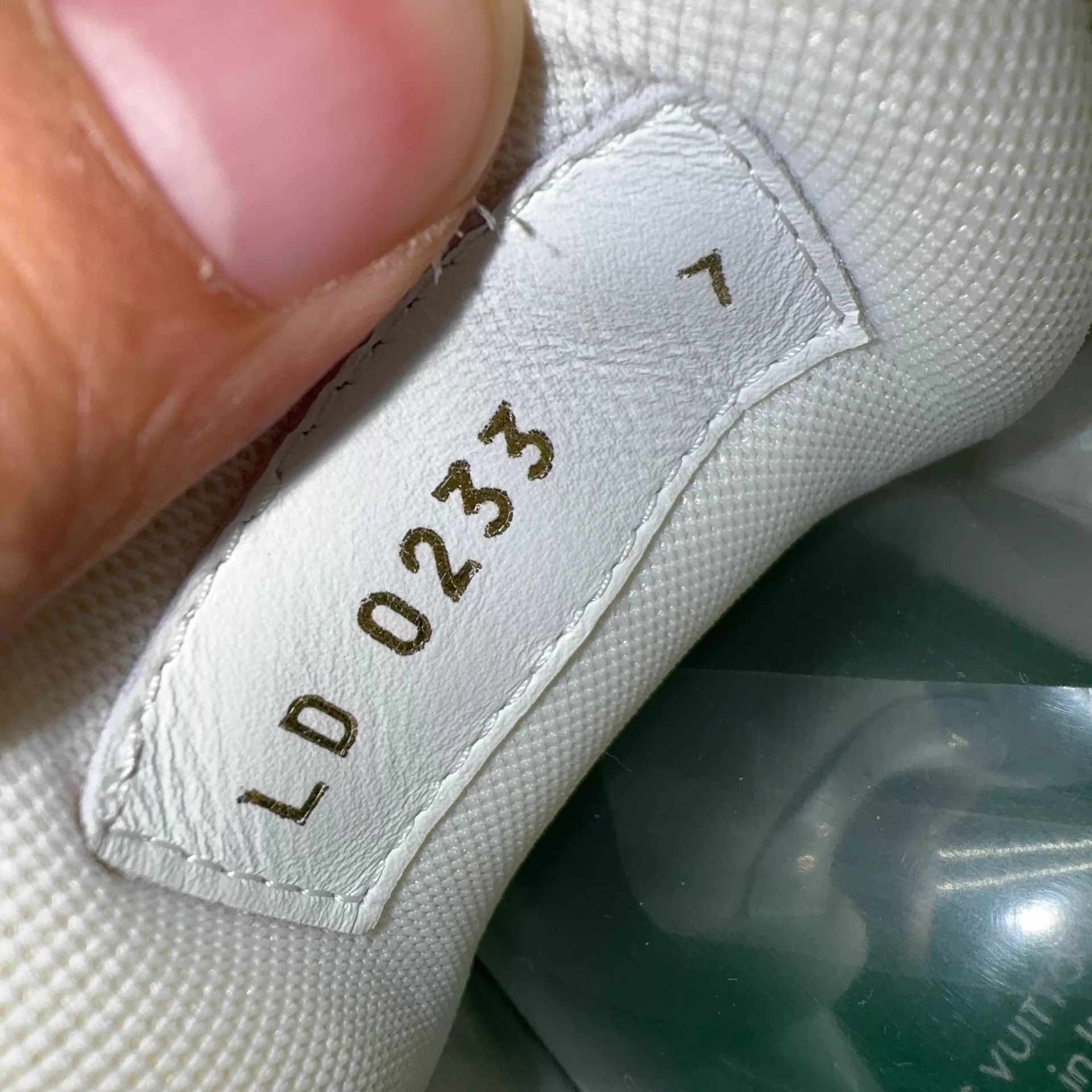 Louis Vuitton LOUIS VUITTON Trainer Green & White 41 1ABFSA Size US 8 / EU 41 - 9 Thumbnail