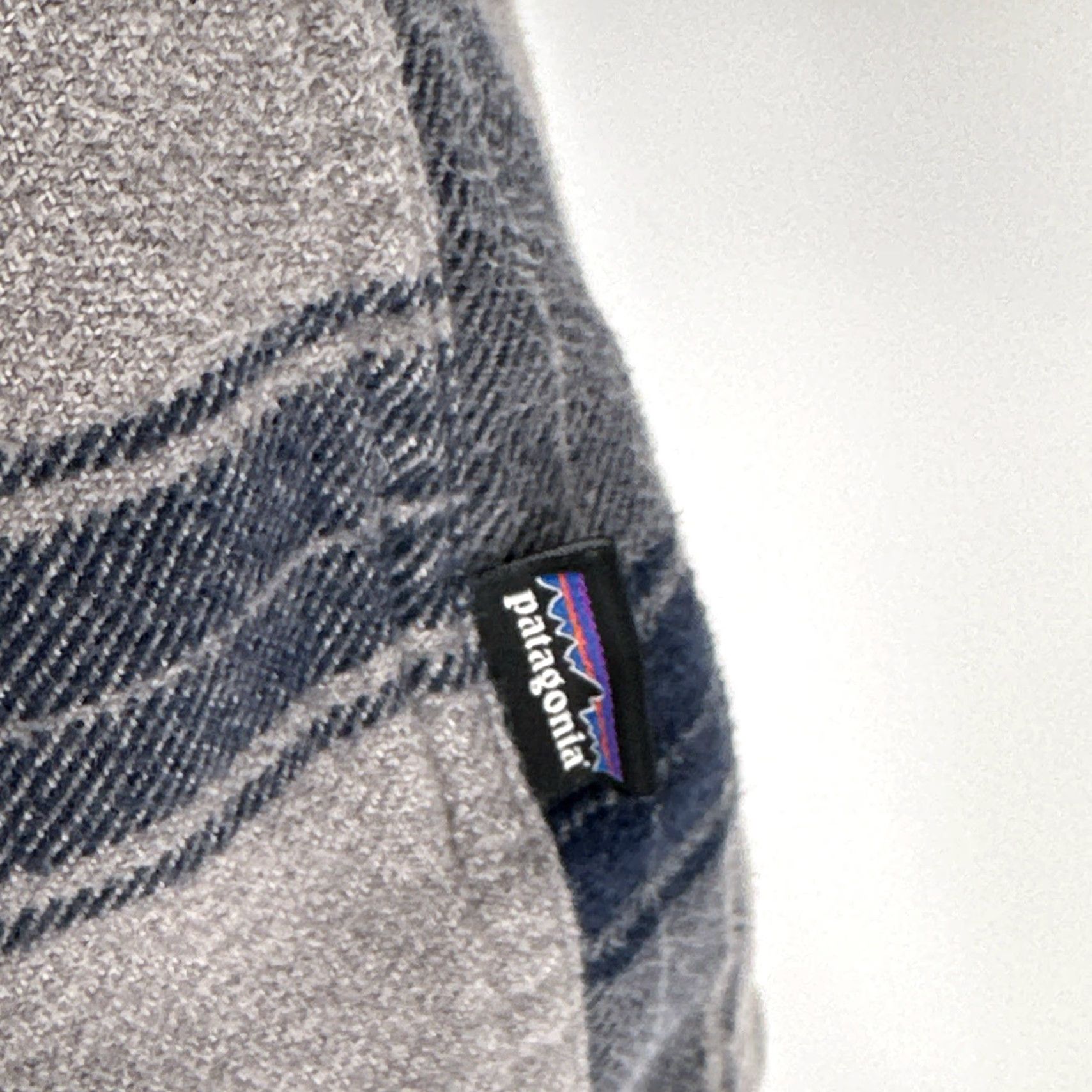 Patagonia Patagonia Shirt Mens XL Gray Plaid Organic Cotton Fjord Flannel Button Up Size US XL / EU 56 / 4 - 3 Thumbnail