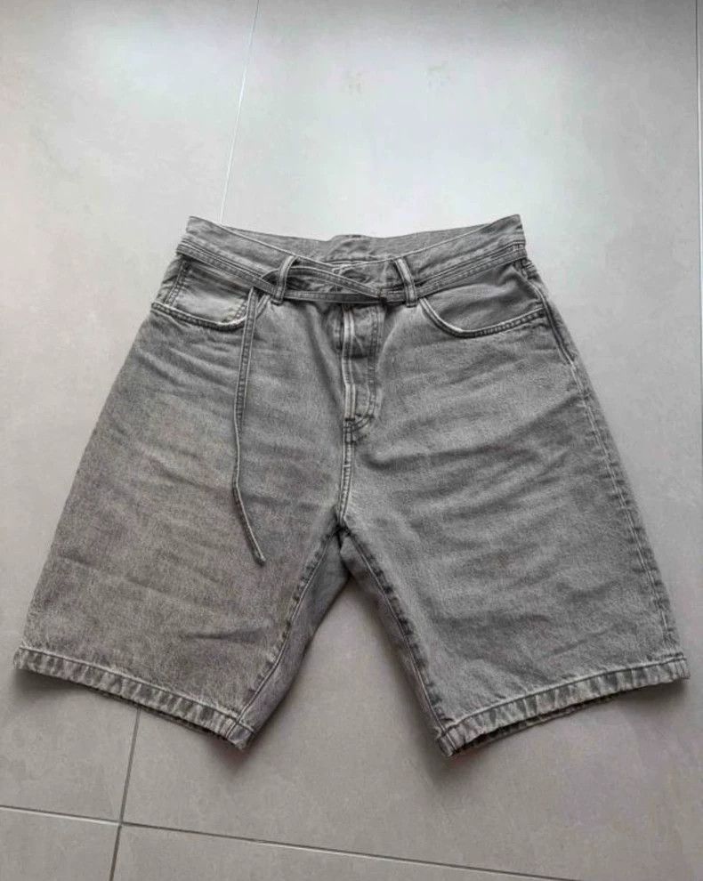 Acne Studios acne studios Gray wide-leg shorts 2506-Nextarrow Size US 32 / EU 48 - 1 Thumbnail