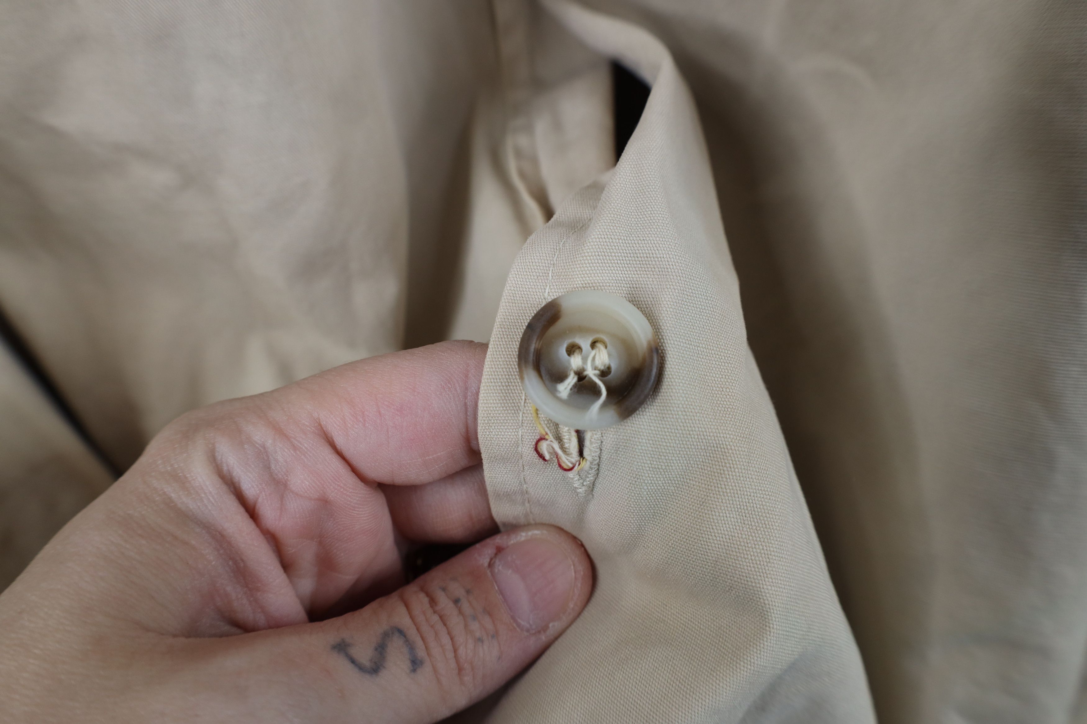 Vintage Vintage 60s 70s Streetwear Trench Coat Rain Jacket Beige Tan Size US L / EU 52-54 / 3 - 13 Thumbnail