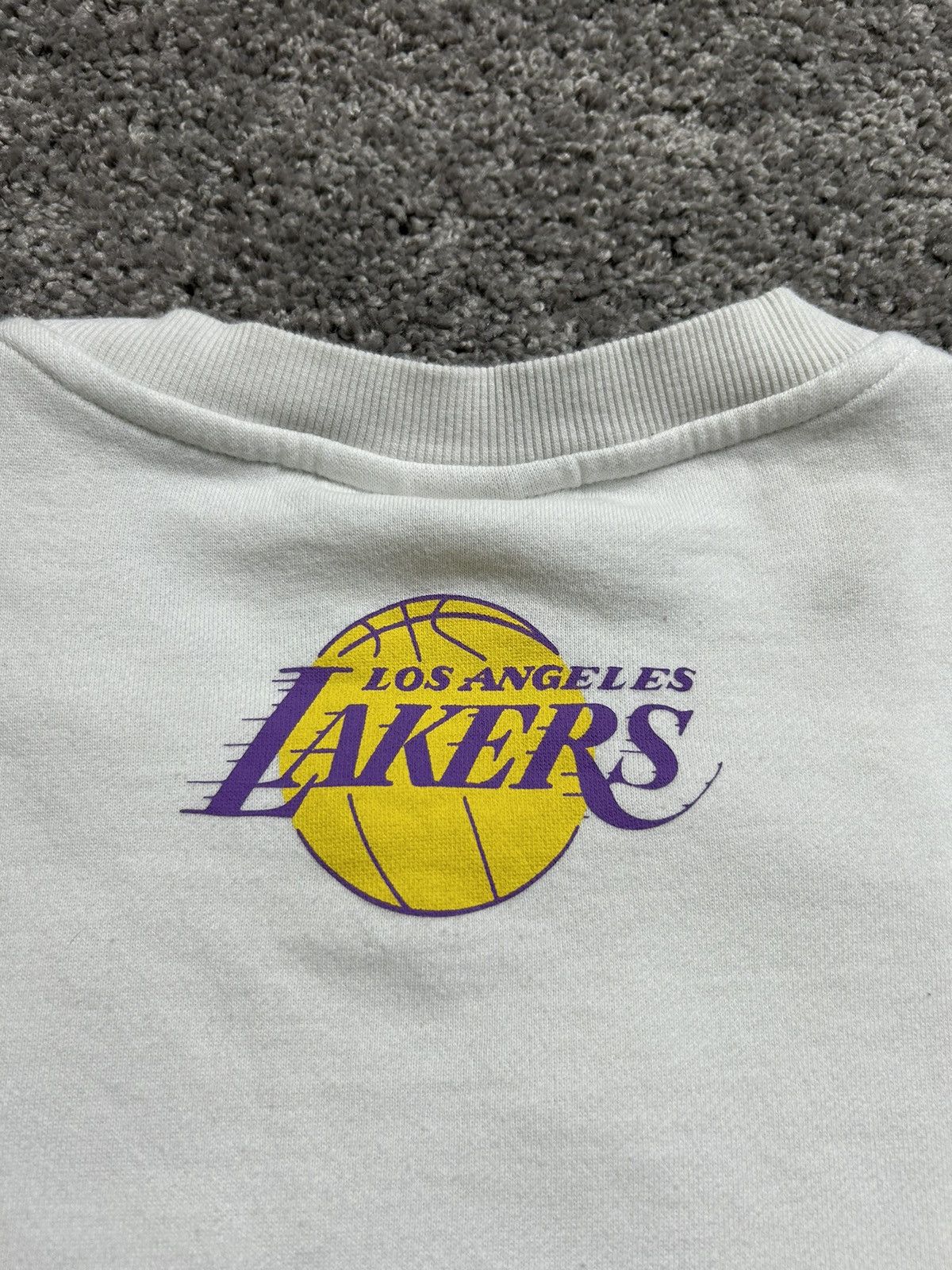 Mitchell & Ness × NBA × Vintage Y2K Mitchell and Ness Los Angeles Lakers Crewneck Size US S / EU 44-46 / 1 - 8 Thumbnail