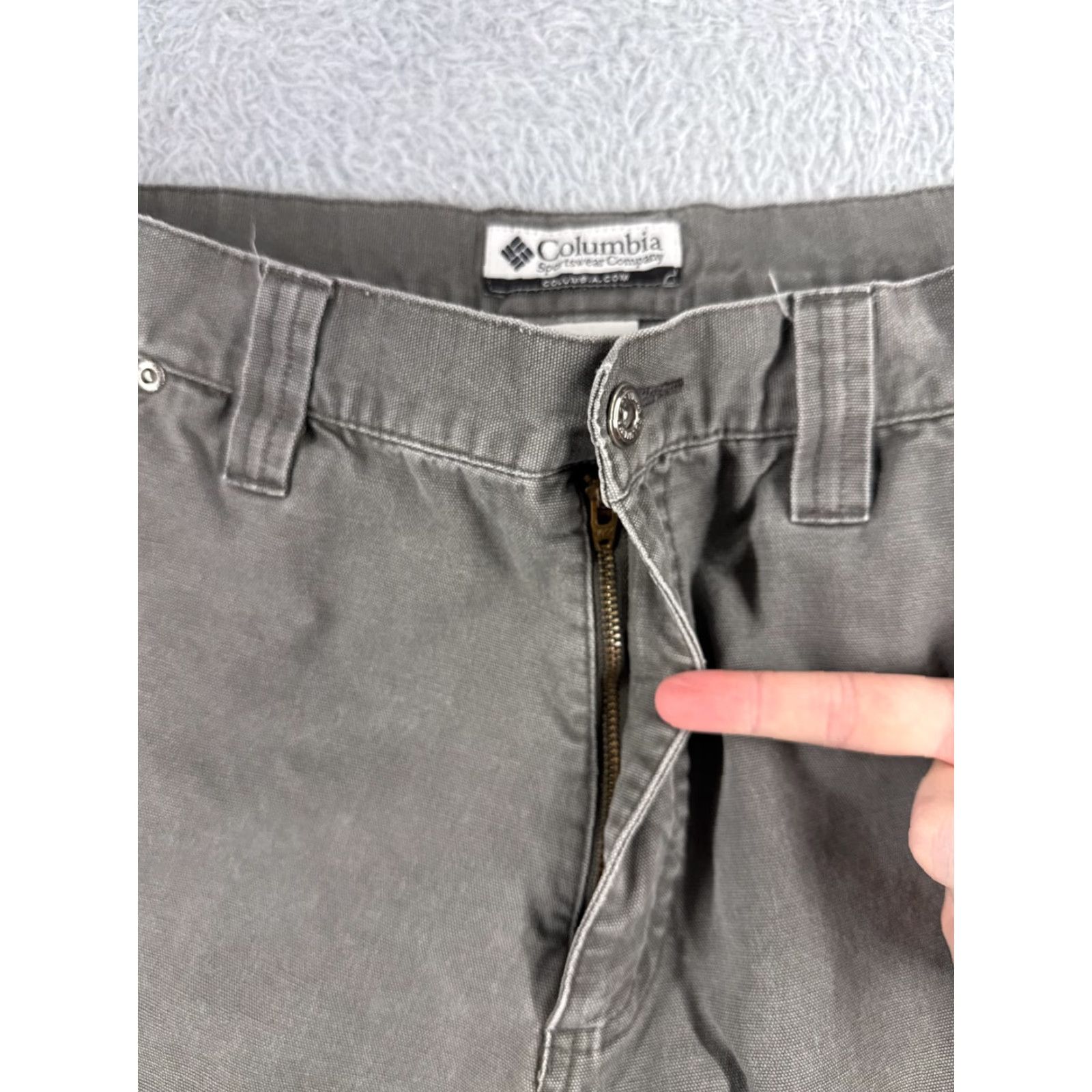 Vintage Columbia Mens Cargo Shorts Gray 36 Cotton Canvas Zip Front Belted Elastic Waist 10 Inseam Regular Beach Outdoor Fish Logo Pocket Cargo Casual Mens Size US 36 / EU 52 - 6 Thumbnail