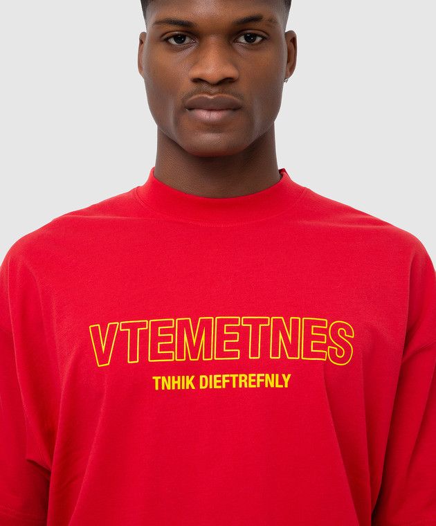 Vetements o1y0924 T-Shirt in Red Size US M / EU 48-50 / 2 - 5 Thumbnail