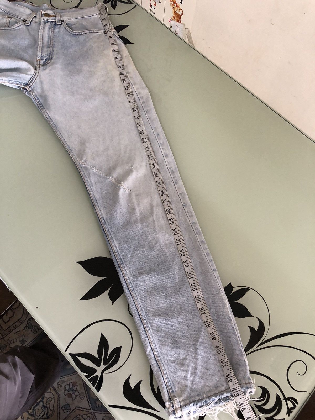 Burberry Vintage Burberry Distressed Denim Jeans Size 28" / US 6 / IT 42 - 23 Thumbnail