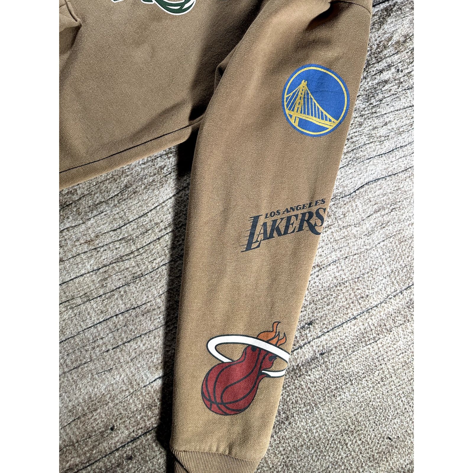 Hollister Hollister Nba Pullover Hoodie Team Logos Basketball Unisex Size US S / EU 44-46 / 1 - 6 Thumbnail