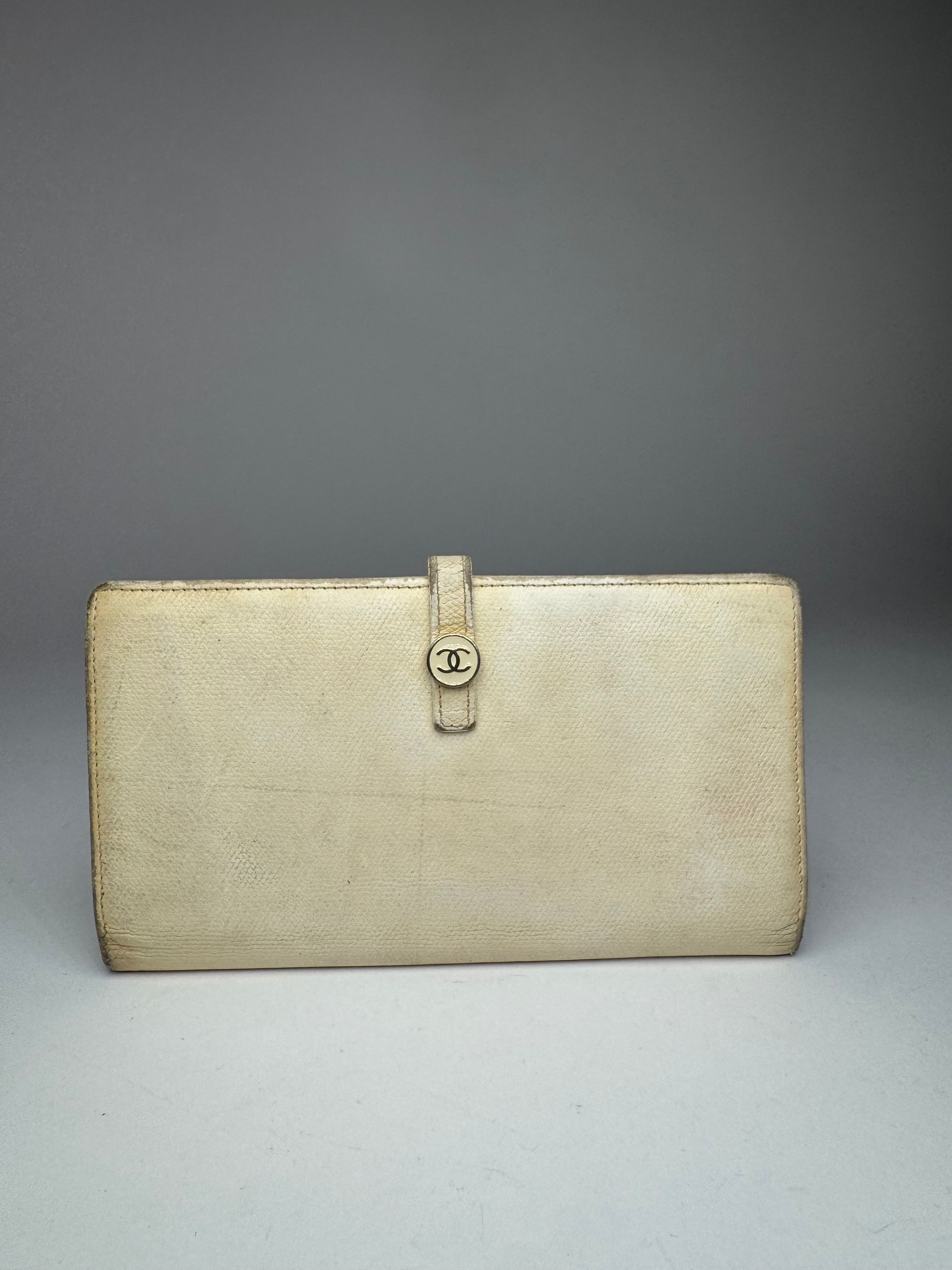 Vintage Leather Wallet White
