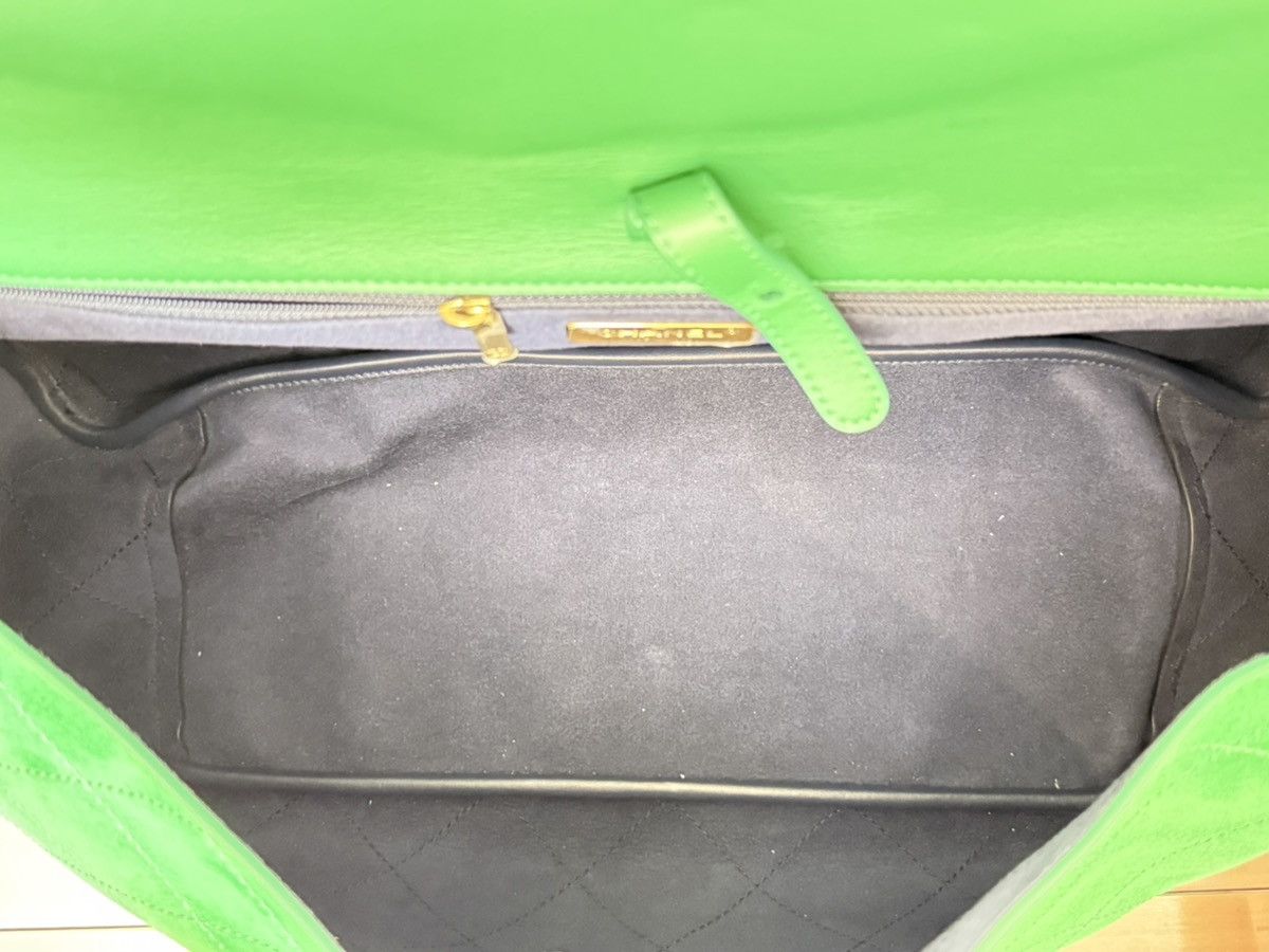Chanel Chanel X Pharrell Williams XXL Suede Flap Bag Green Size ONE SIZE - 11 Thumbnail