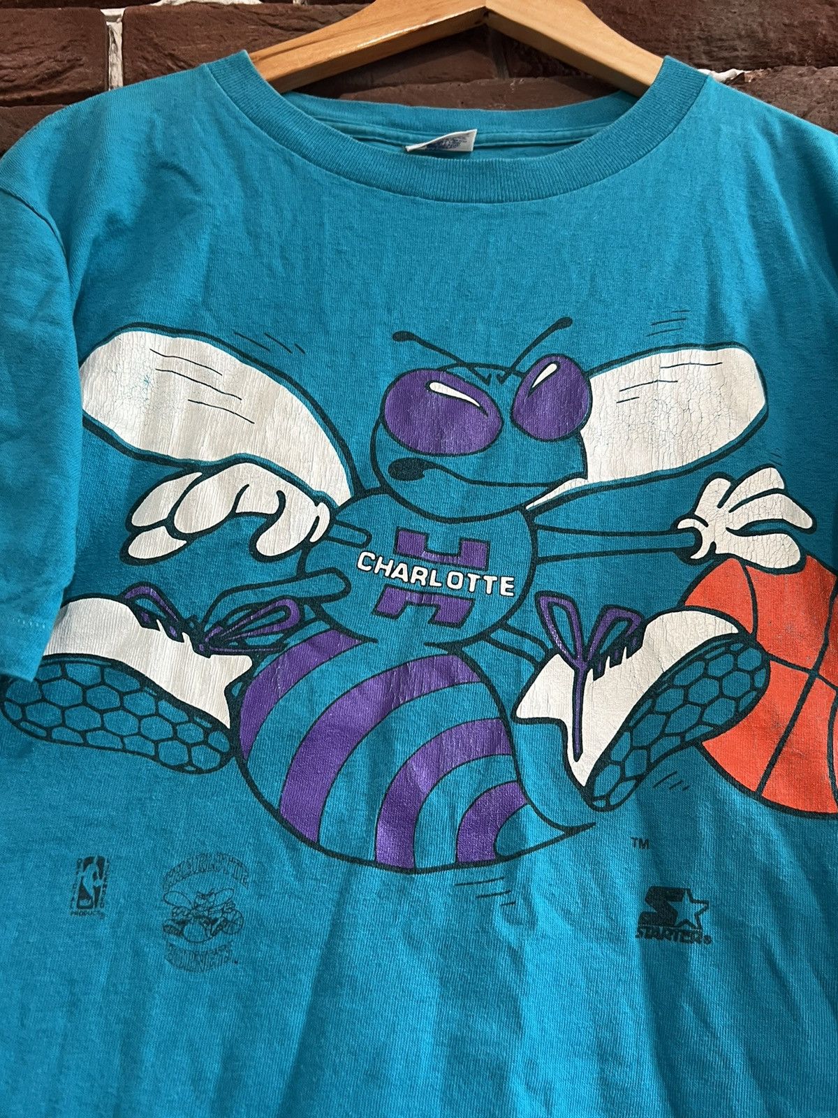 NBA Vintage 90s Starter NBA Charlotte Hornets Tshirt L Turqoise Size US L / EU 52-54 / 3 - 6 Thumbnail