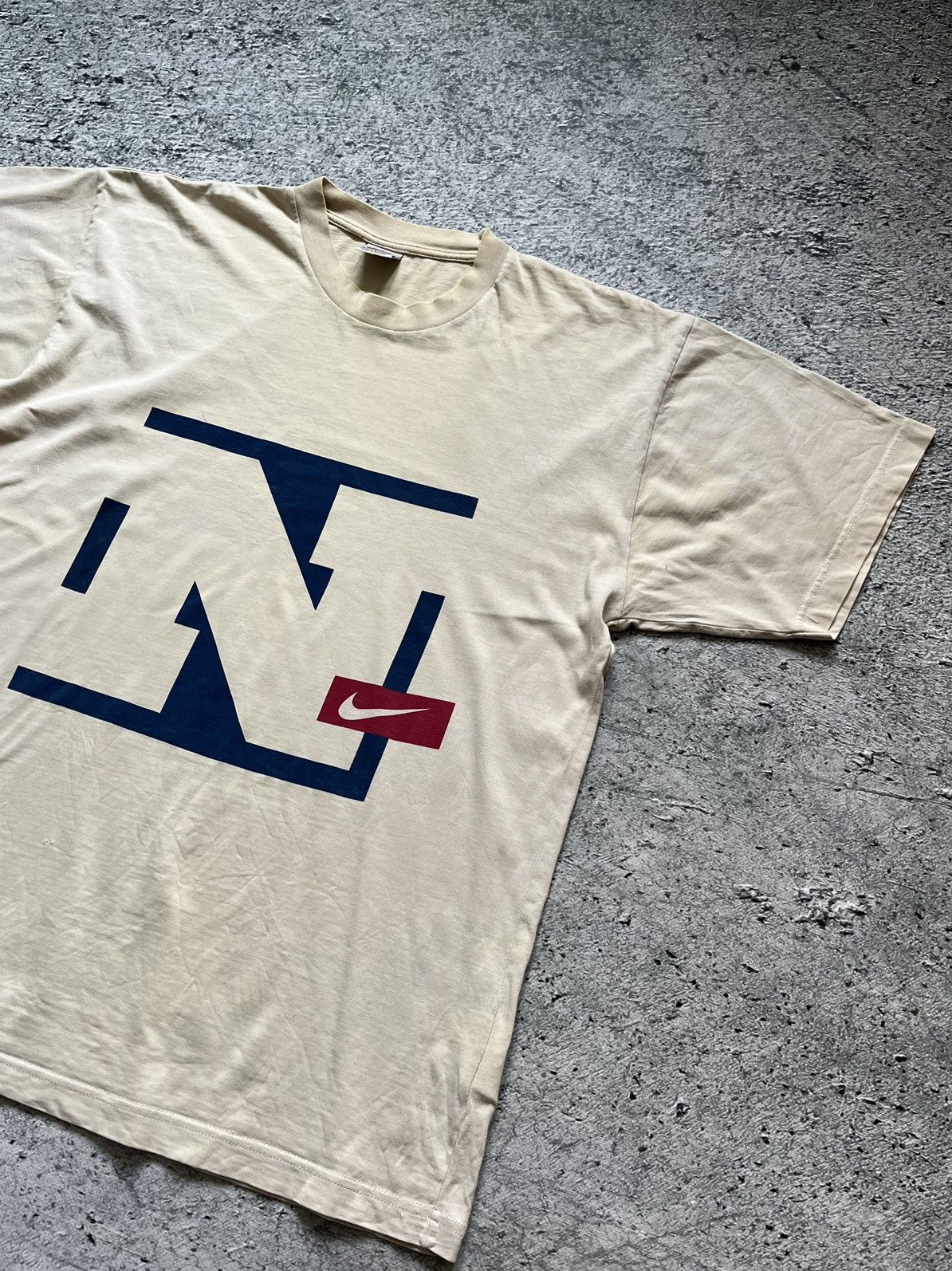 Nike × Vintage Vintage 2000 big logo Nike T Shirt Mens Large Size US L / EU 52-54 / 3 - 4 Thumbnail