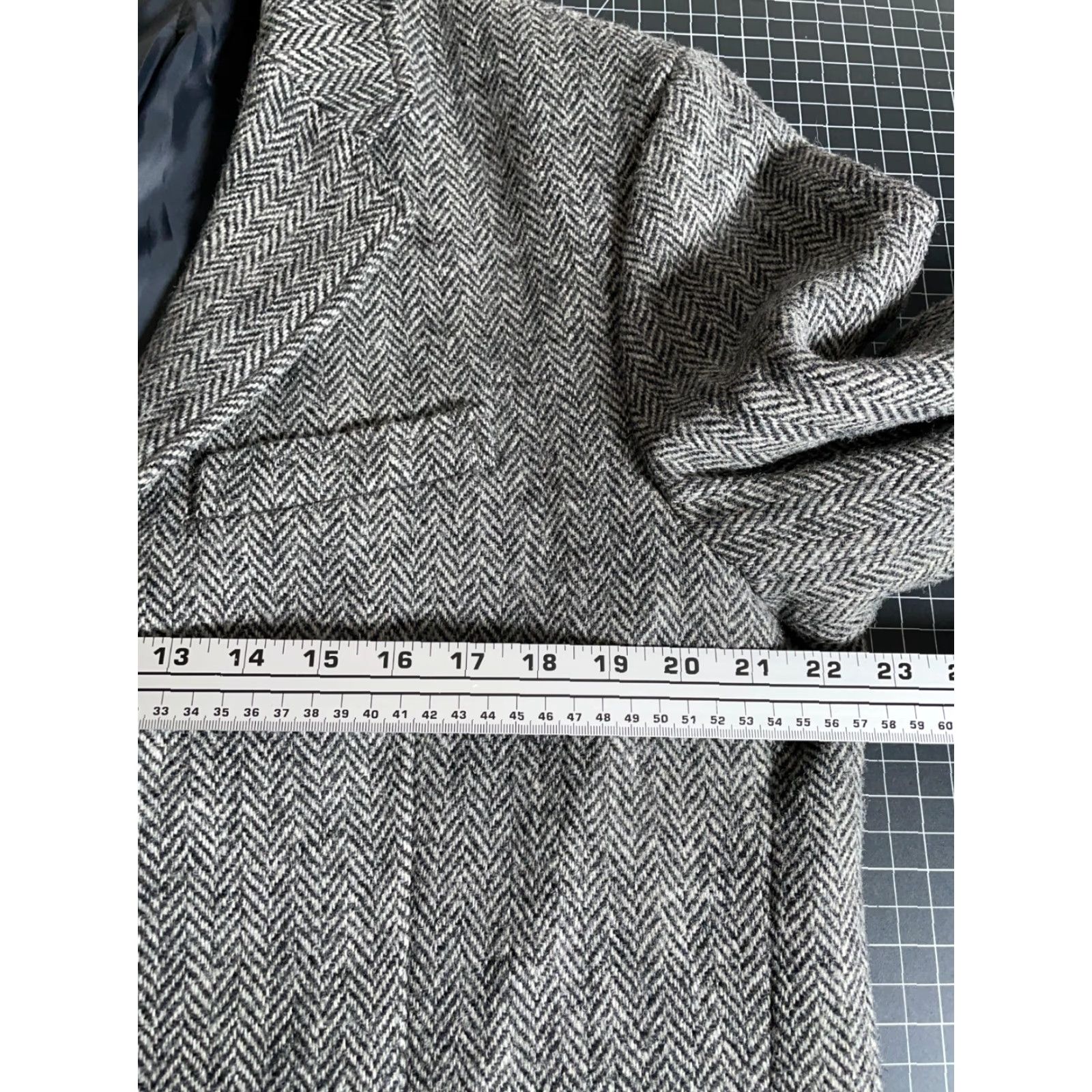 J.Crew J.Crew Harris Tweed Sport Coat Men's Large Gray Herringbone 3 Button Jacket Size US L / EU 52-54 / 3 - 6 Thumbnail