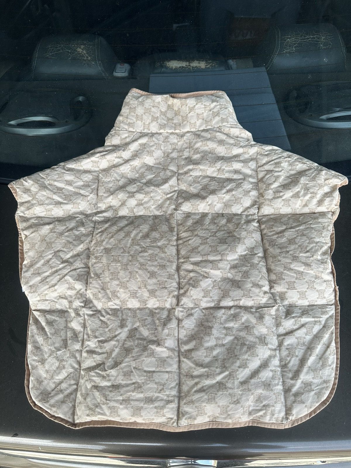 Celine Celine Monogram Cropped Goose Puffer Down Vests Jacket Size US M / EU 48-50 / 2 - 2 Thumbnail