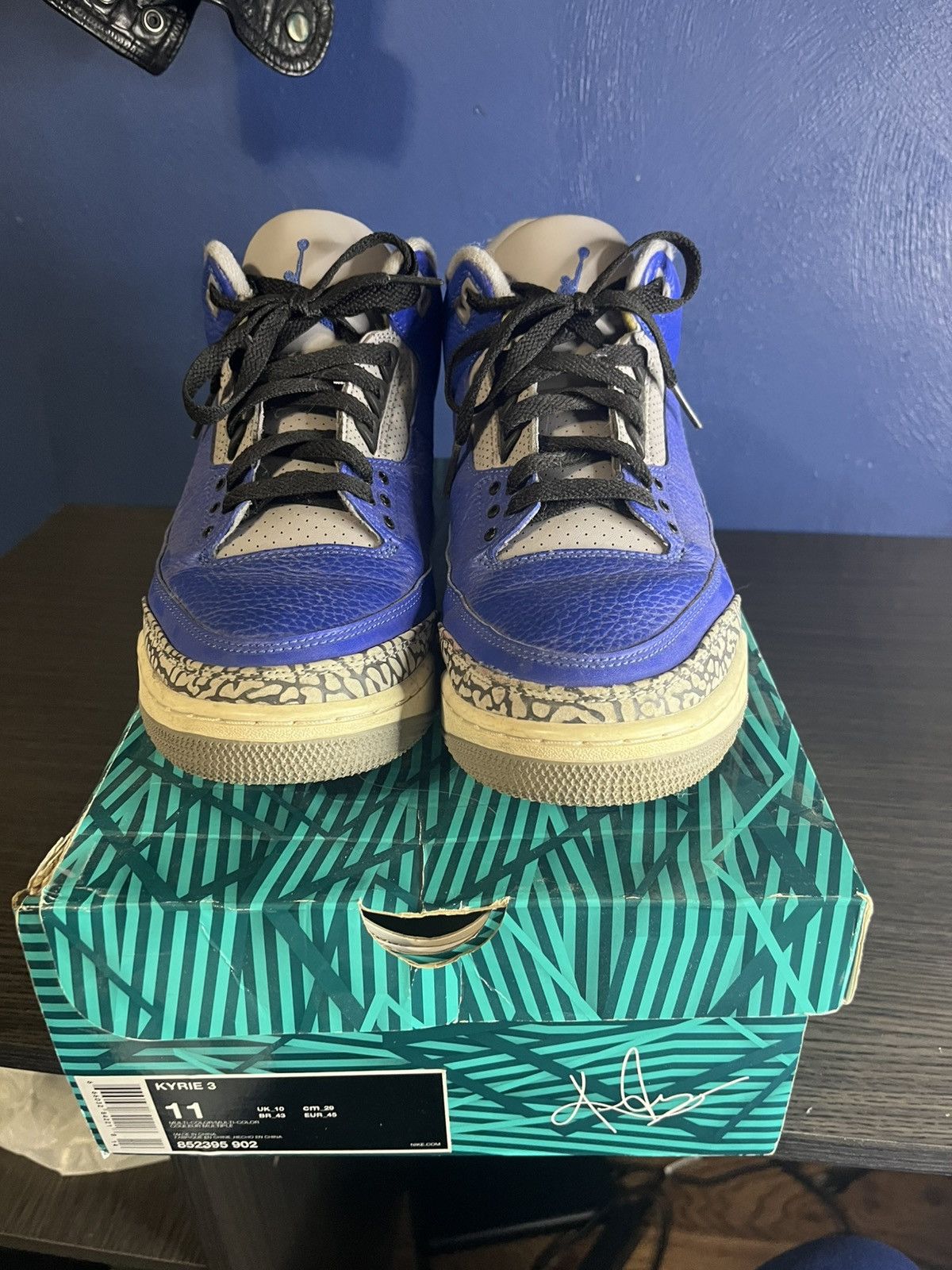 Nike Jordan 3 Retro “Varsity Royal” Size US 10 / EU 43 - 1 Thumbnail