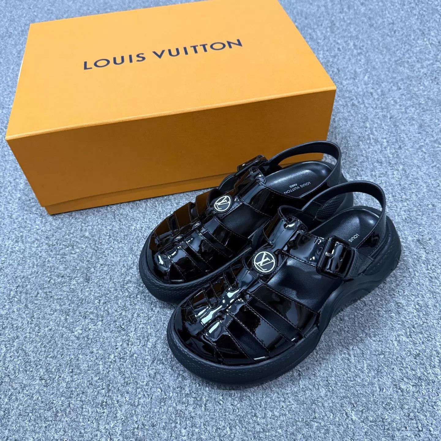 Louis Vuitton LV Archlight Buckle Casual Mule Unused Size 35 Size US 4.5 / IT 34.5 - 1 Thumbnail
