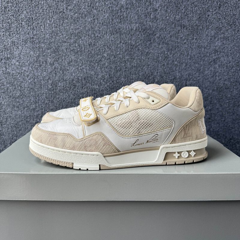 Louis Vuitton Louis Vuitton Low-Top Trainer in Khaki Leather 0079 Size US 10 / IT 40 - 1 Thumbnail