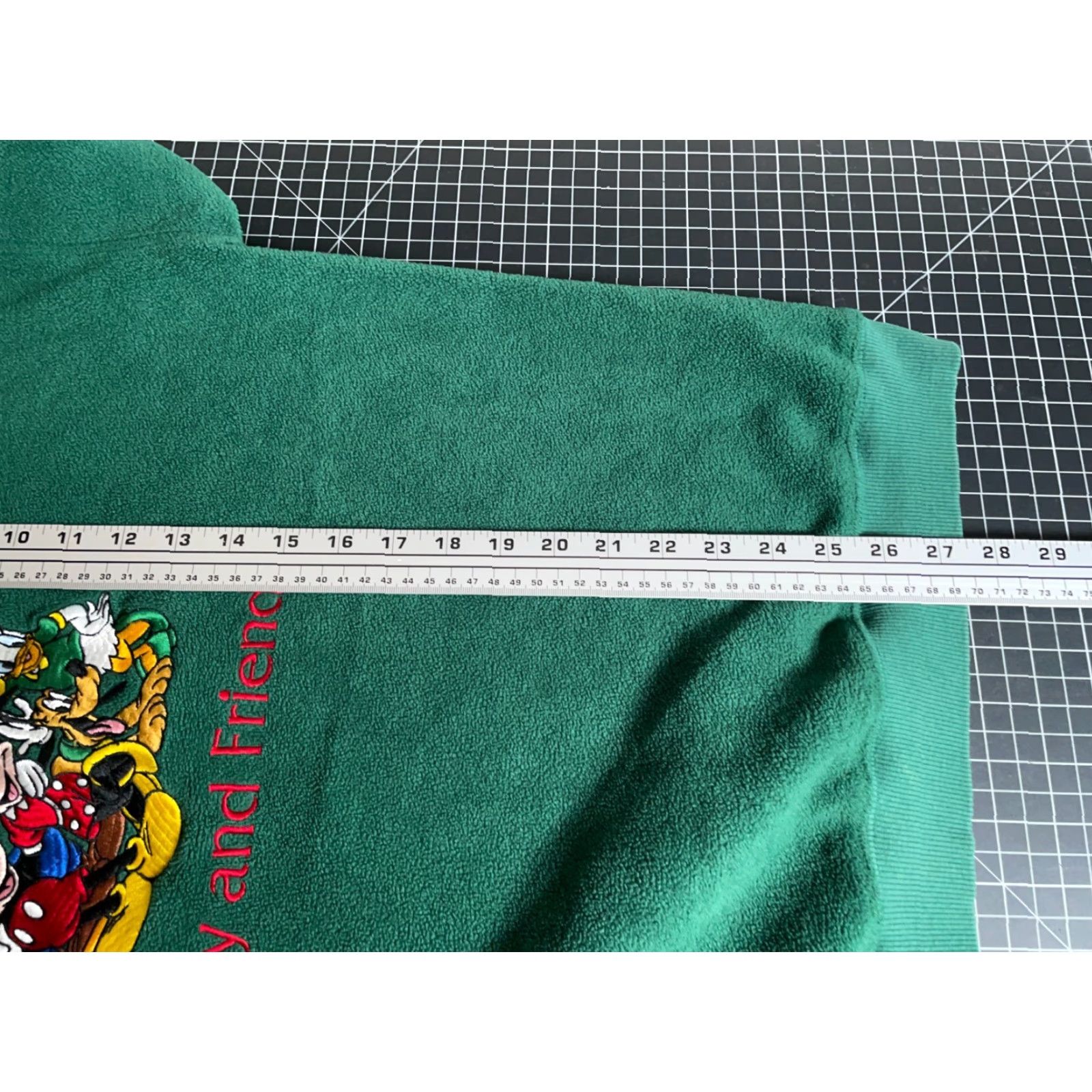 Disney VINTAGE Disney Mickey Mouse & Friends Fleece Sweatshirt Men Large Green Embroidered Size US L / EU 52-54 / 3 - 6 Thumbnail