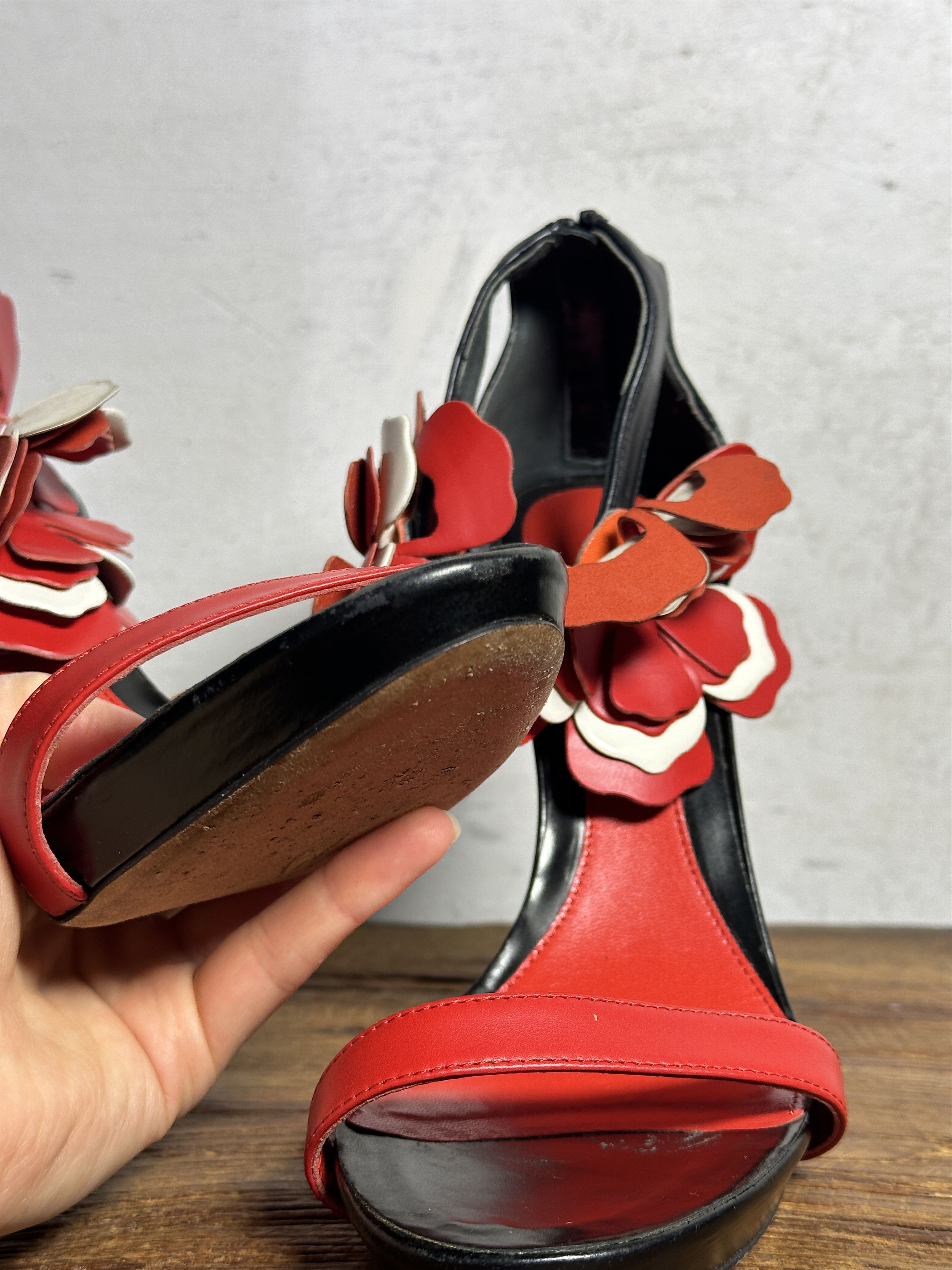 Alexander McQueen Alexander McQueen Flower-Embellished Heeled Sandals Size US 9 / IT 39 - 11 Thumbnail