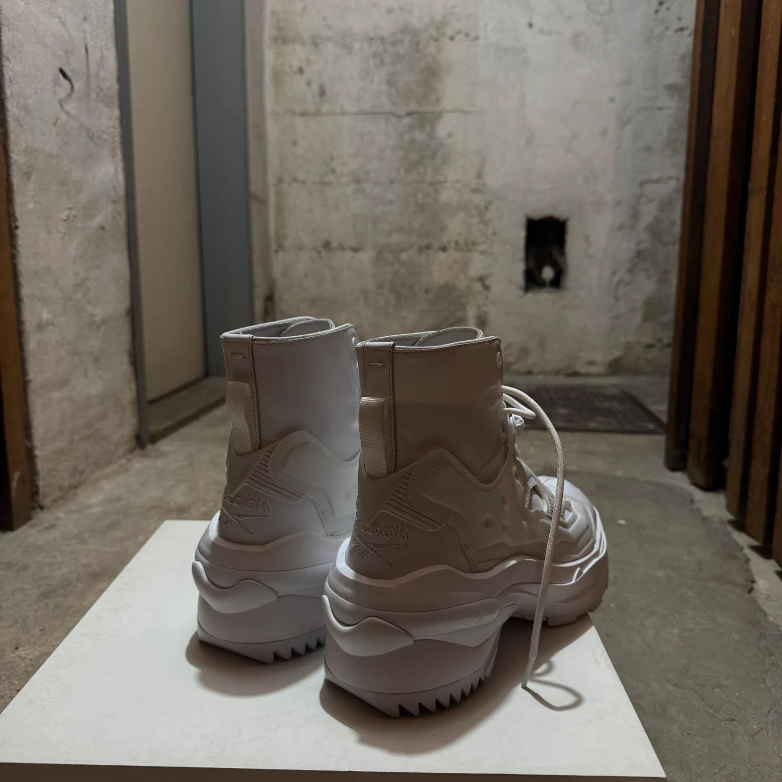 Maison Margiela × Reebok Maison Margiela x Reebok tabi high sneaker Size US 7.5 / EU 40-41 - 3 Thumbnail