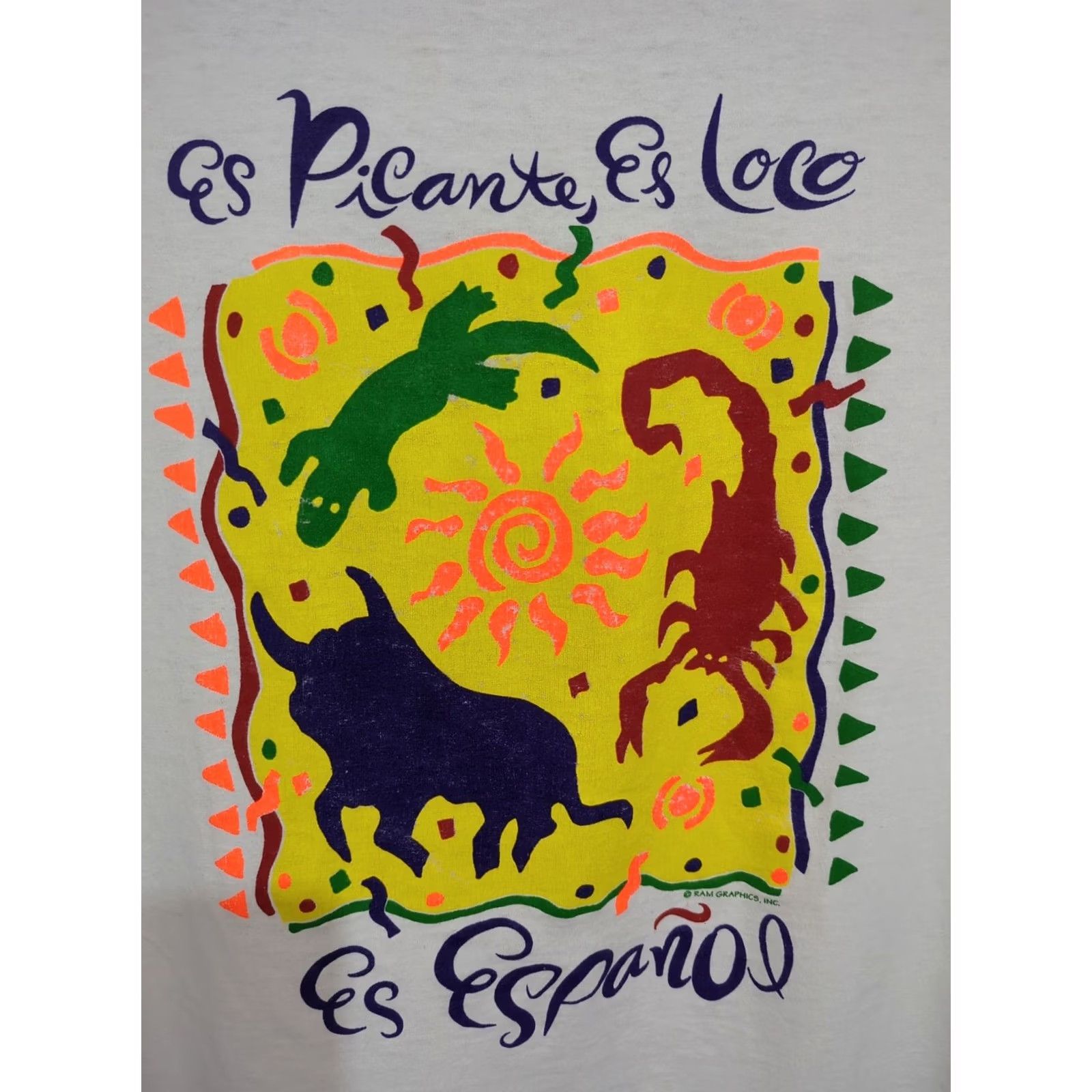 Fruit Of The Loom VINTAGE Fruit of the Loom T-Shirt 90s Es Picante Loco Spanish Graphic Art Tee XL White Short Sleeve Unisex Adults Mens Womens Size US XL / EU 56 / 4 - 6 Thumbnail