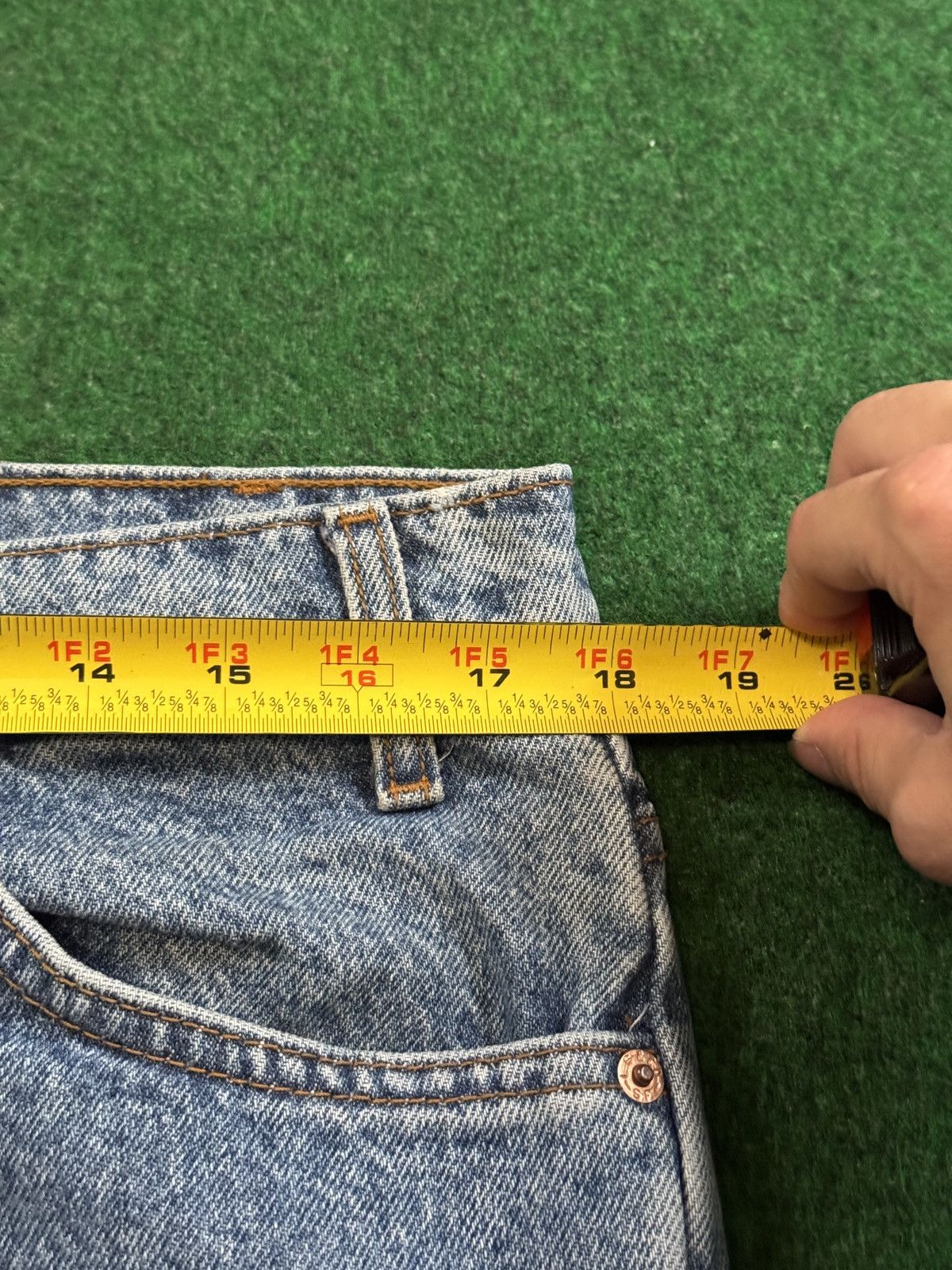Levi's Vintage Clothing Vintage 90s Levi’s 505 Orange Tab Grunge Light Wash Jeans Size US 36 / EU 52 - 6 Thumbnail