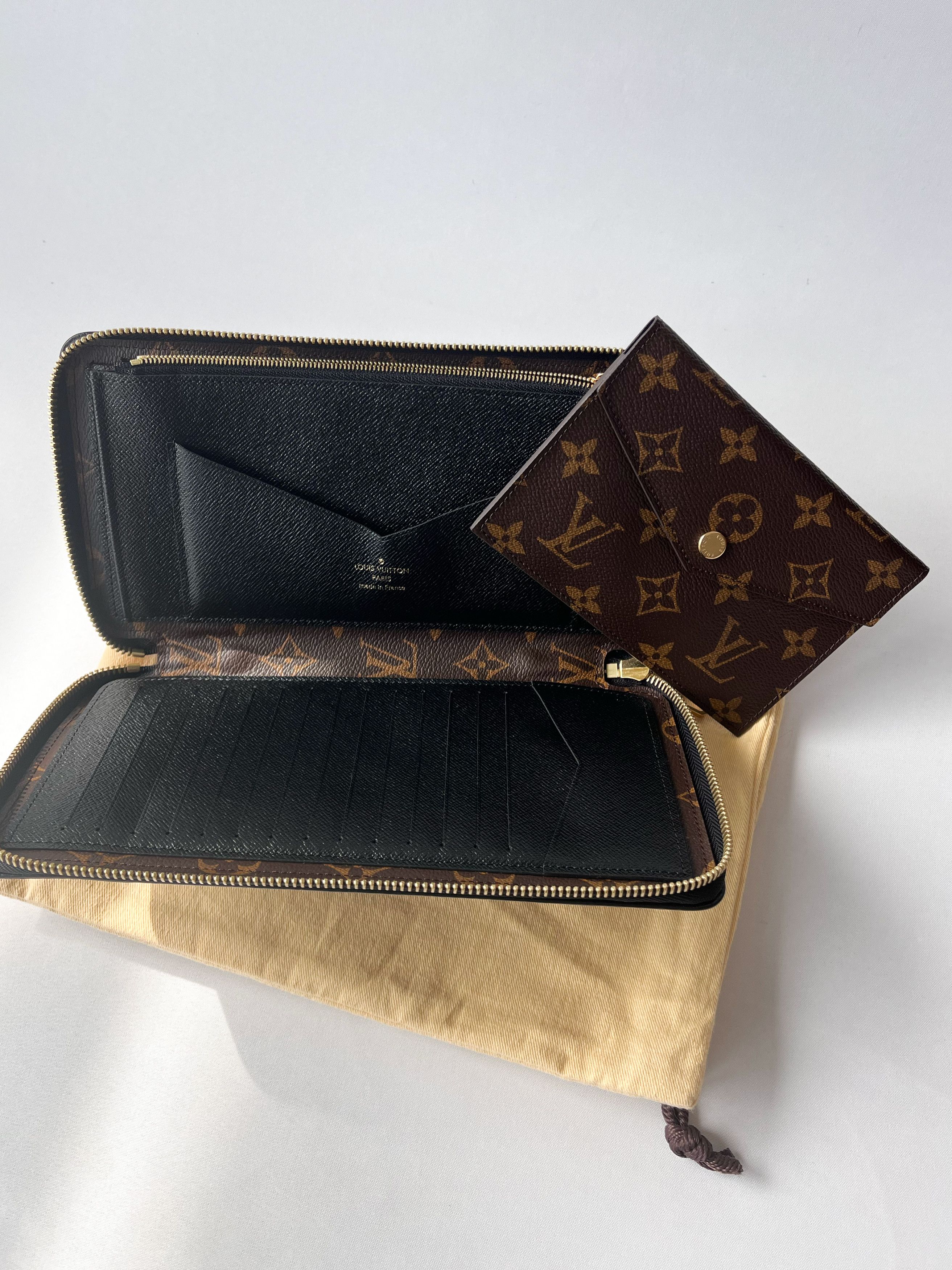 Louis Vuitton Louis Vuitton Monogram Daily Organizer Black Size ONE SIZE - 4 Thumbnail