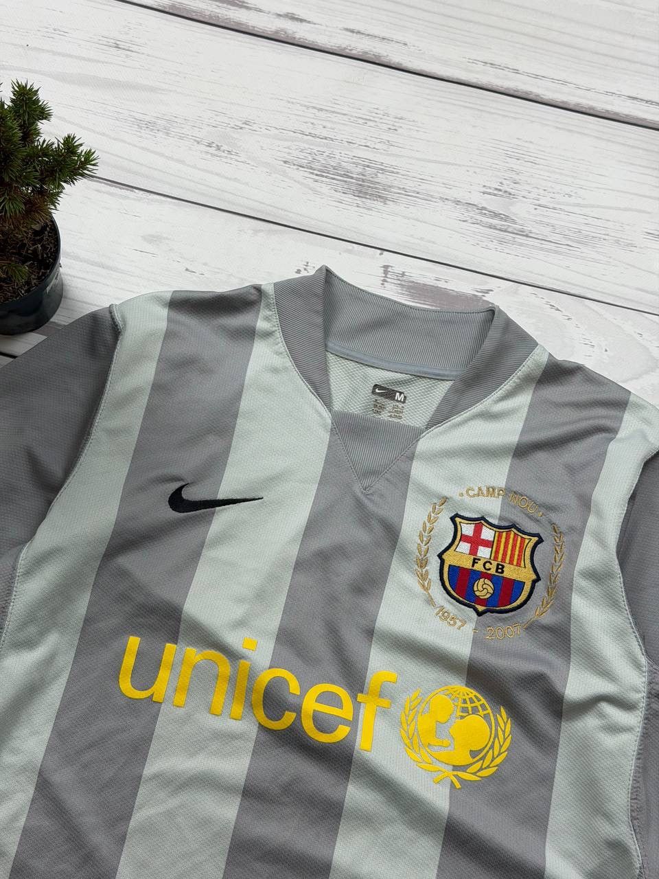 Nike Official Nike 2007/2008 FC Barcelona Victor Valdes Men’s Size US M / EU 48-50 / 2 - 2 Thumbnail