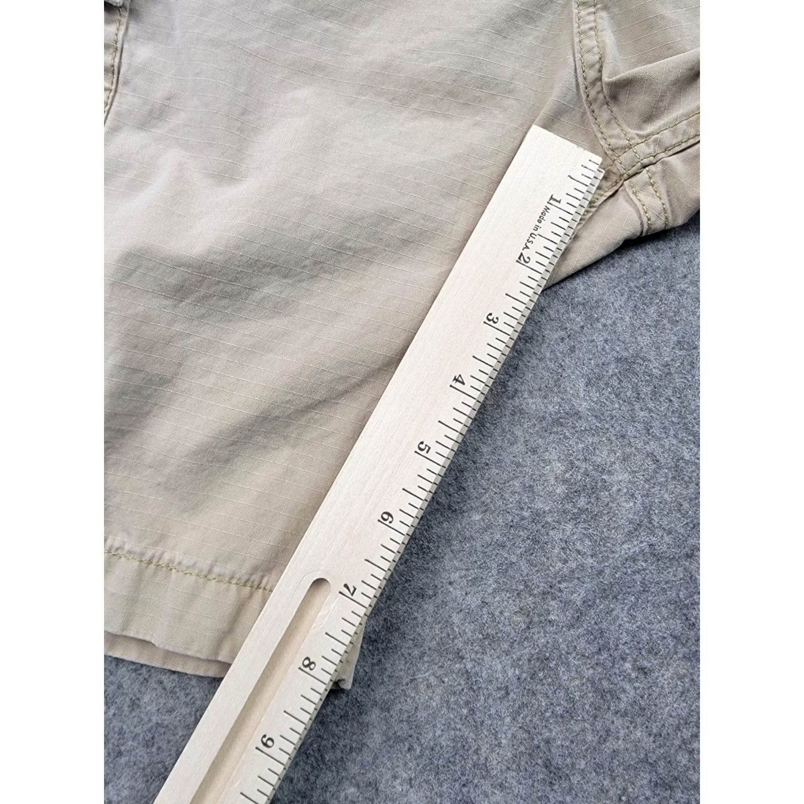 Levi's Levis Cargo Shorts Mens 36 Tan Cargo Inseam 8" Outdoor Casual Size US 36 / EU 52 - 2 Thumbnail