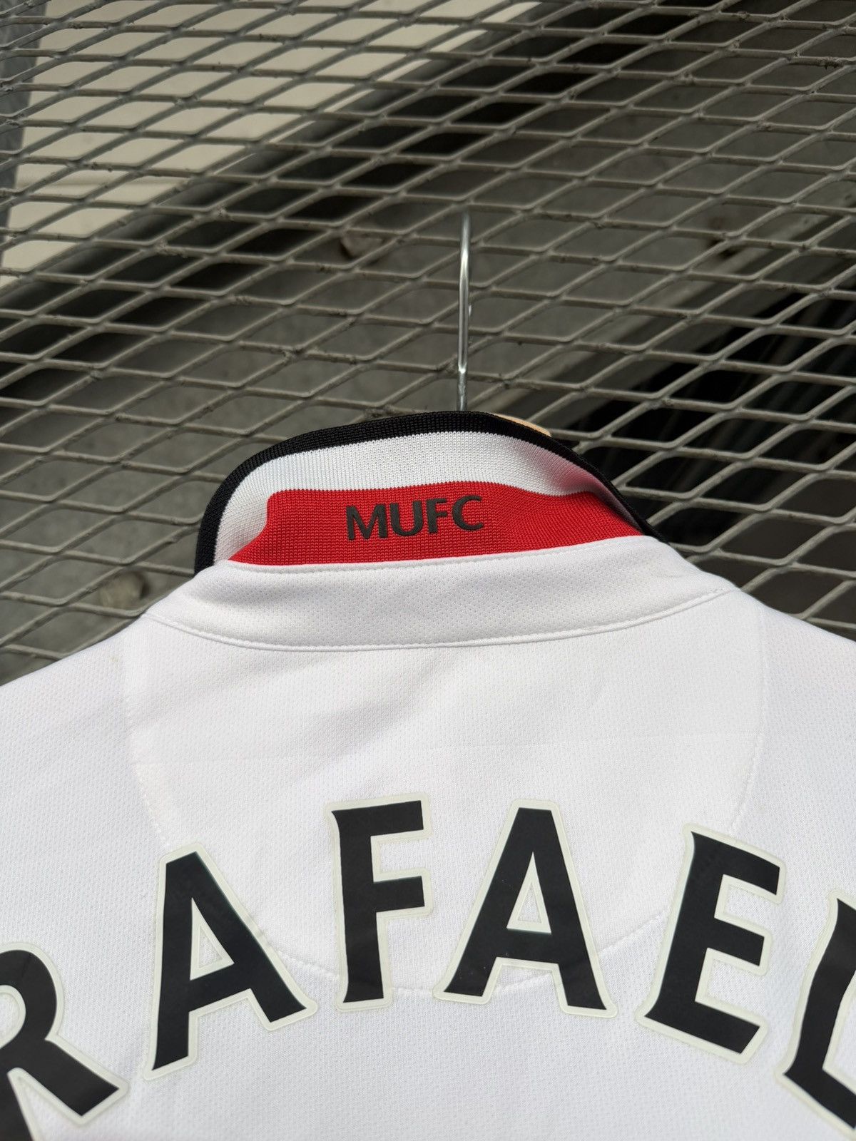 Nike Nike Manchester United 2013/2014 yXL Soccer Jersey Size US S / EU 44-46 / 1 - 15 Thumbnail