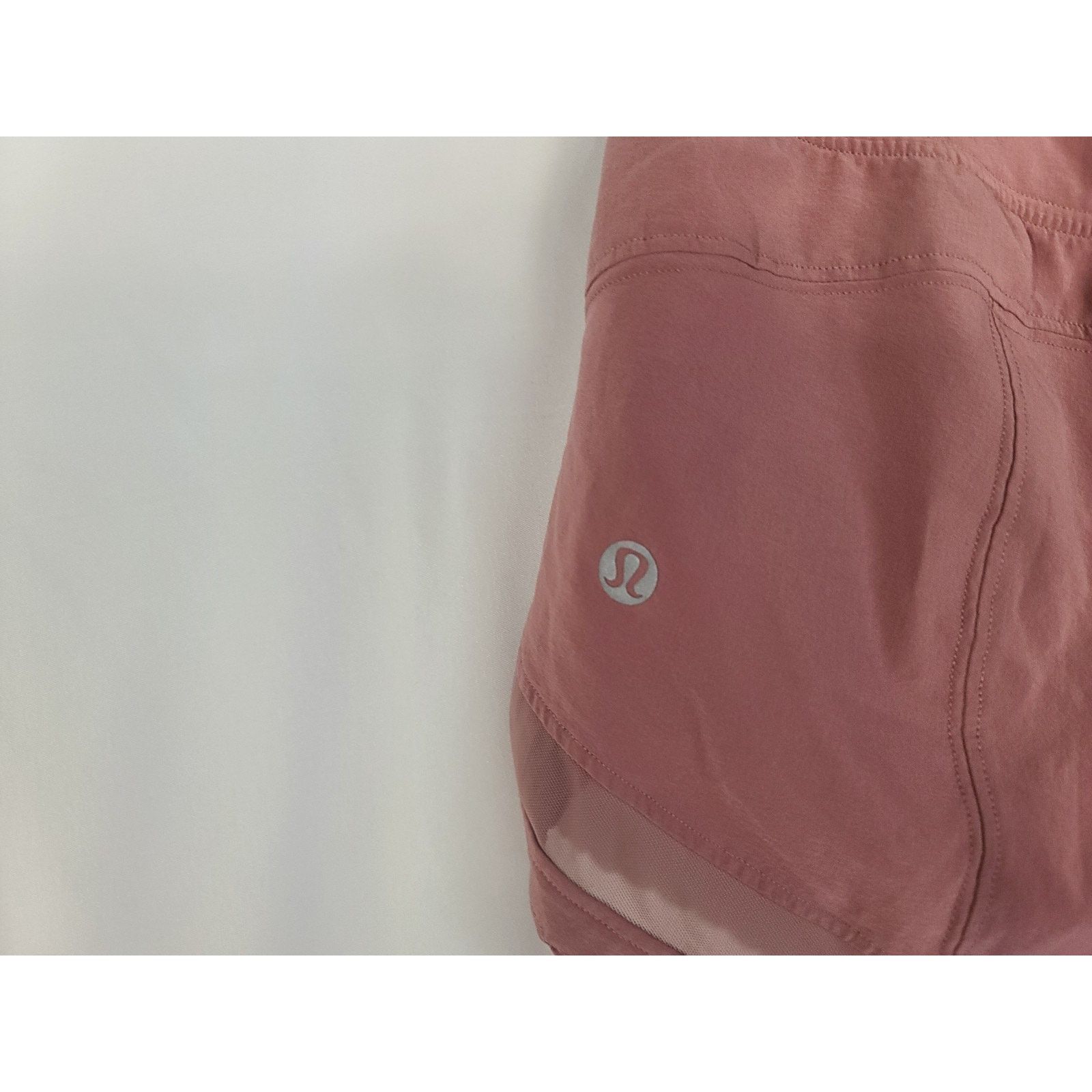 Lululemon Lululemon Womens Mesh Quicksand Time To Sweat Short 3" Sz 2 Size 26" / US 2 / IT 38 - 9 Thumbnail