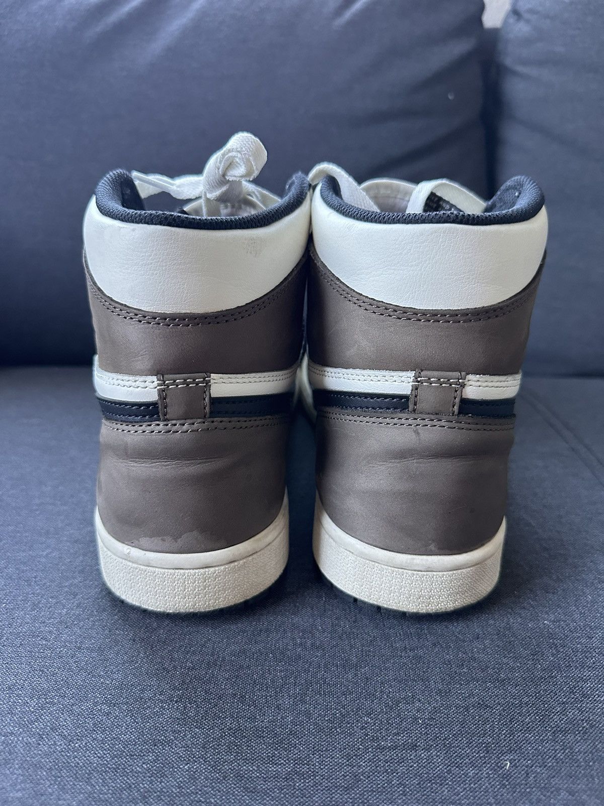 Jordan Brand × Nike Jordan 1 Retro High OG Mocha Size US 10.5 / EU 43-44 - 4 Thumbnail