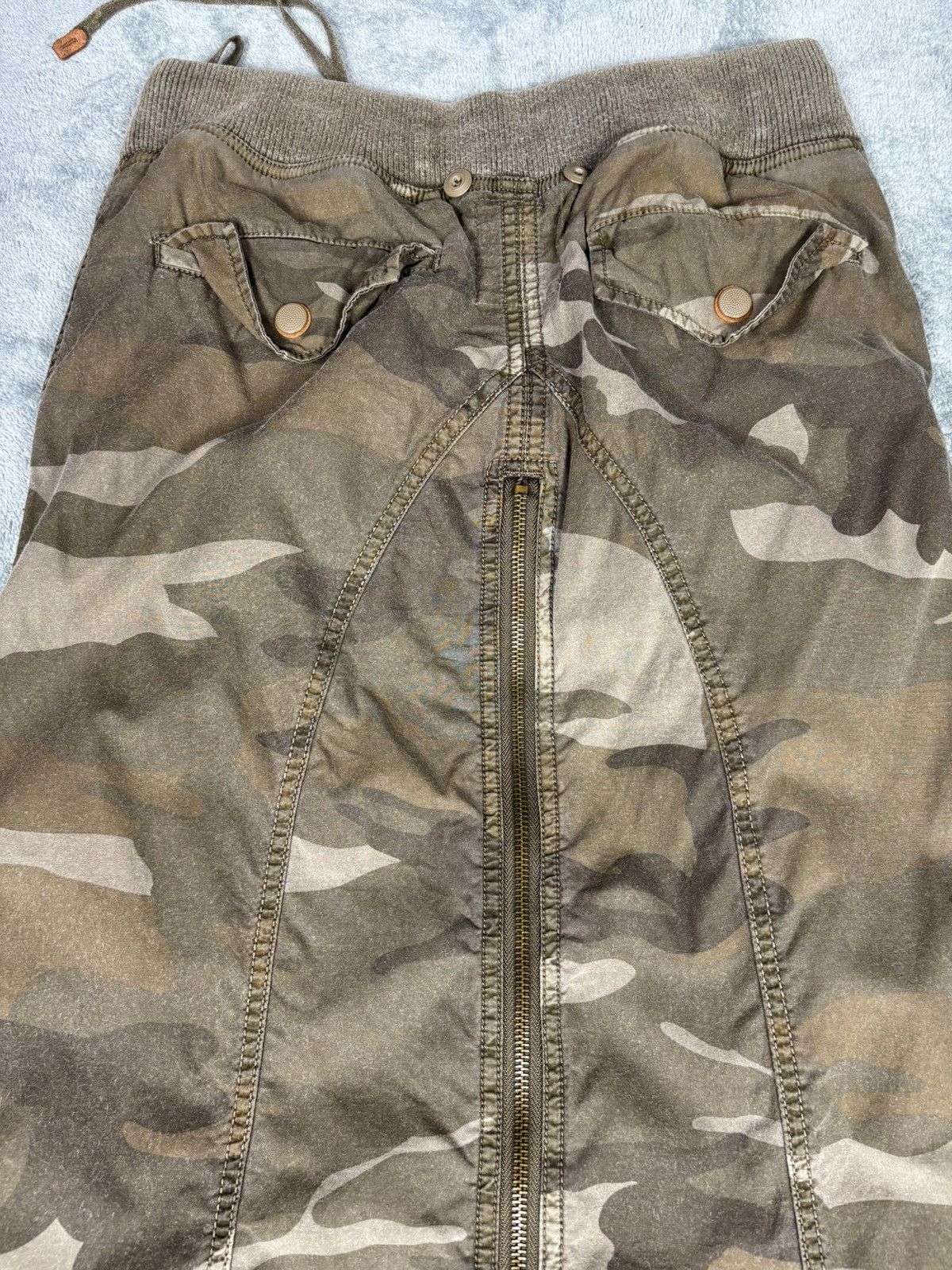If Six Was Nine G.O.A Camo Skirt. S0346 Size 28" / US 6 / IT 42 - 7 Thumbnail