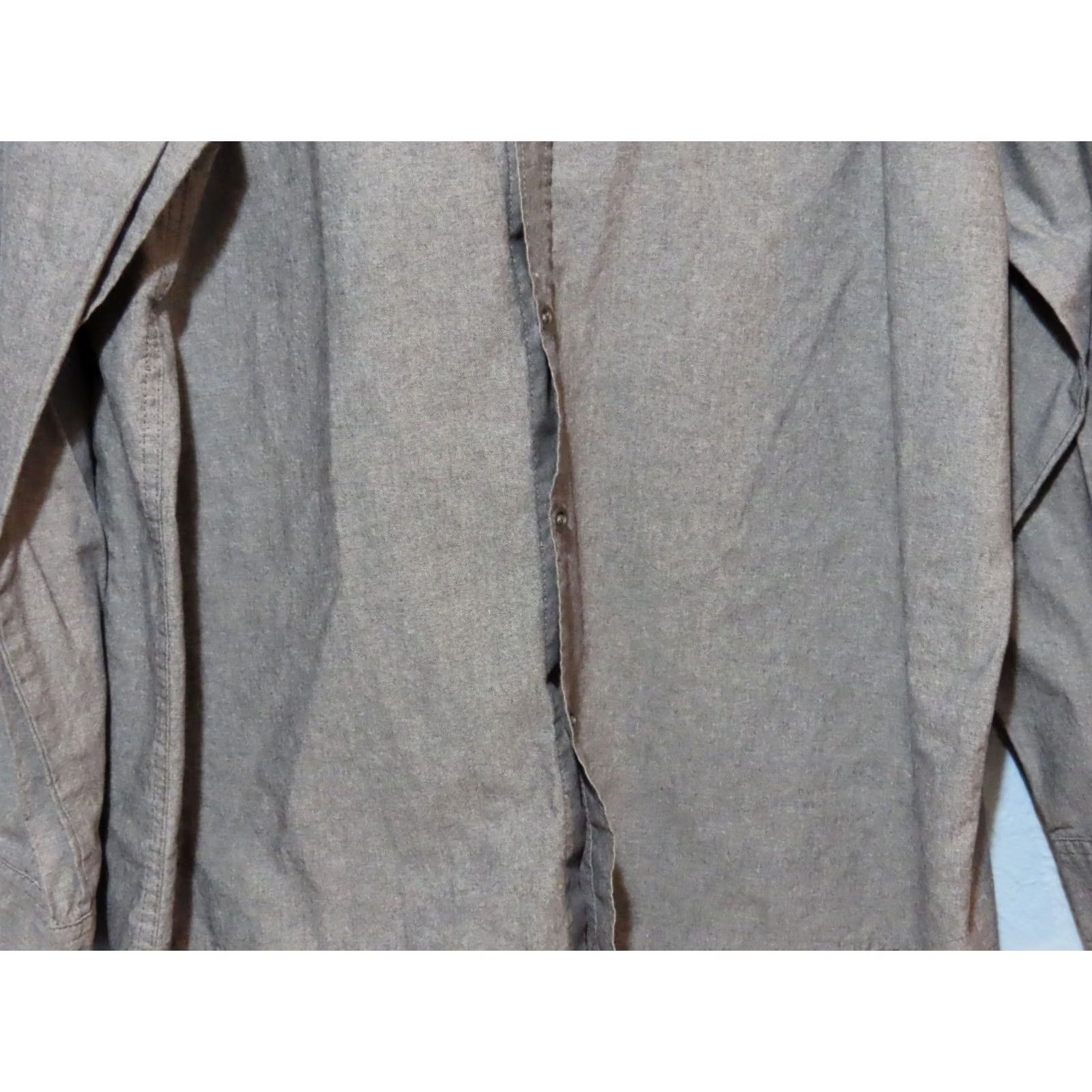 Wrangler Wrangler Jeans Co. Shirt Mens XL Button Up Gray Long Sleeve Casual Workwear Western Pocket Solid Cotton Blend Size US XL / EU 56 / 4 - 2 Thumbnail