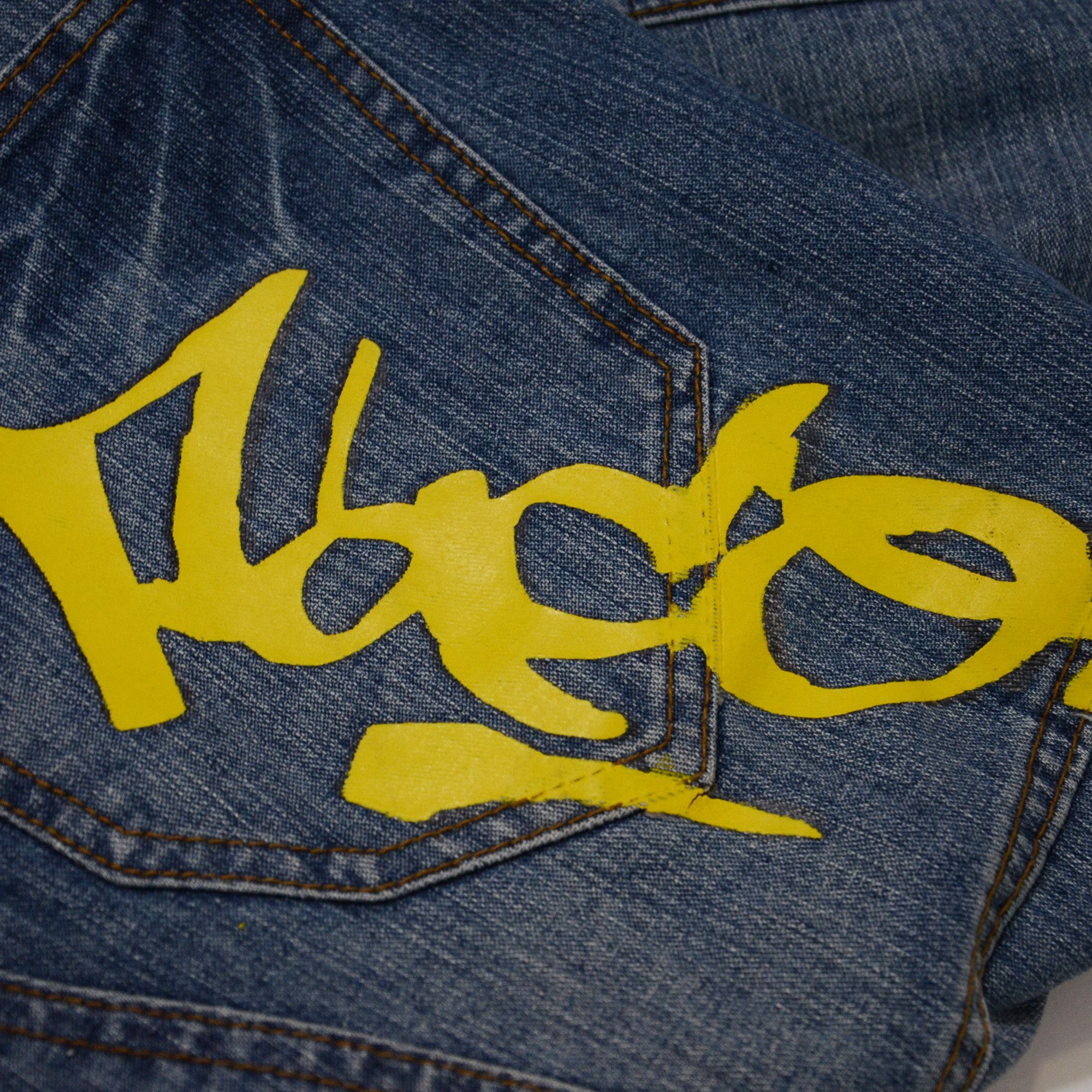 Other Le Paco Jeans Y2K Hiphop New York Streetwear Graffiti Print Size US 29 - 9 Thumbnail
