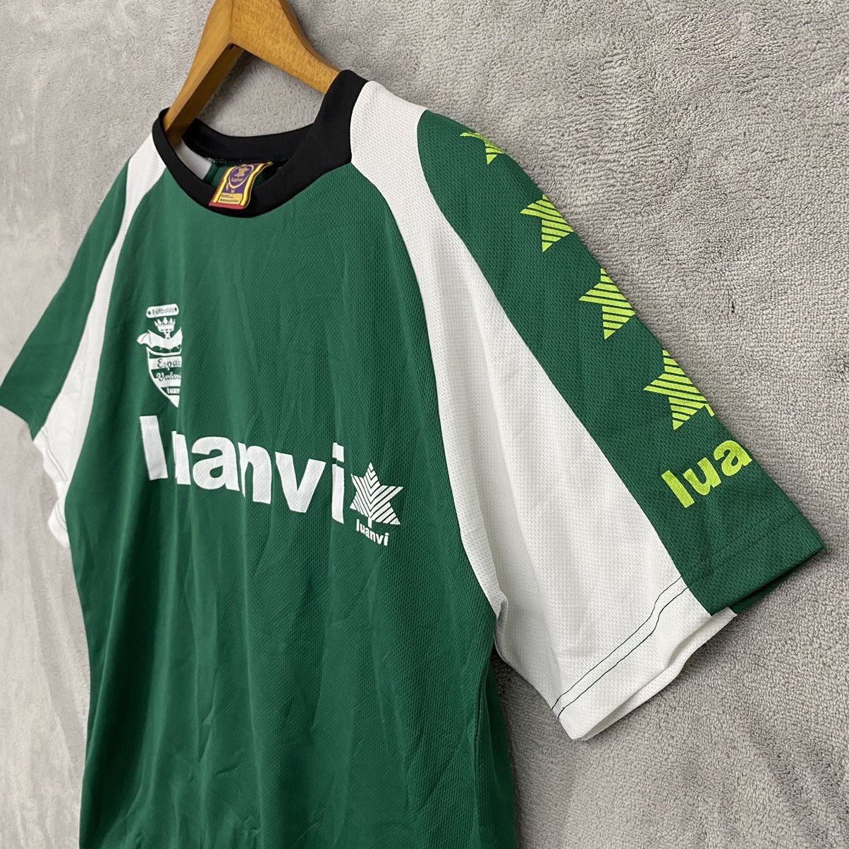 Vintage Vintage Futbolista Espania Valencia Luanvi Jersey Size US M / EU 48-50 / 2 - 3 Thumbnail