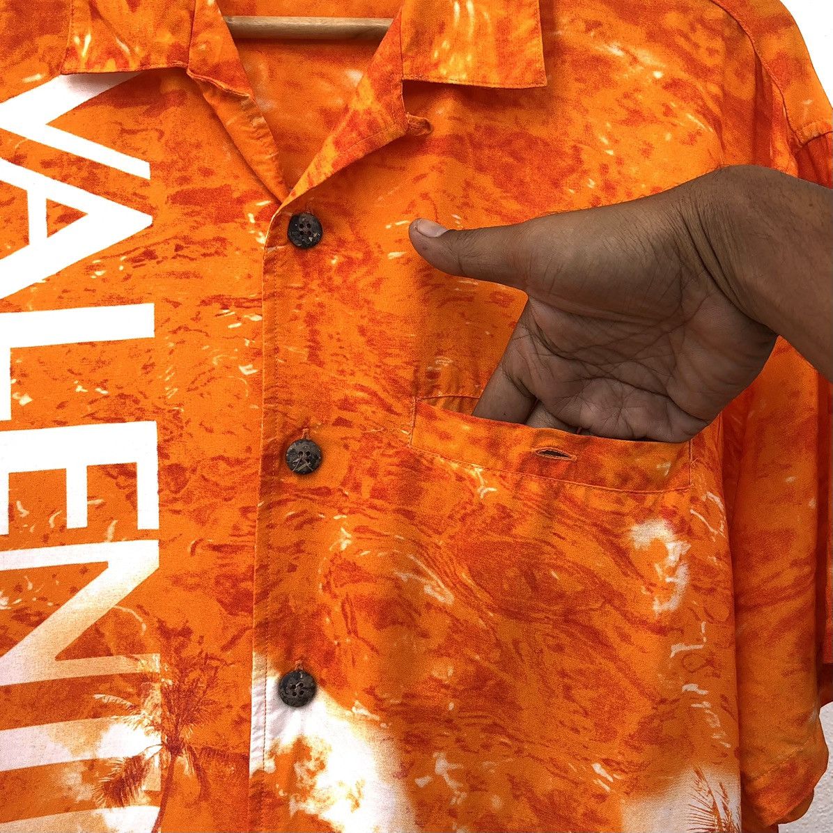 Valentino VALENTINO CHRISTY Volcano Hawaiian TieDye Rayon Short Sleeve Size US L / EU 52-54 / 3 - 14 Thumbnail